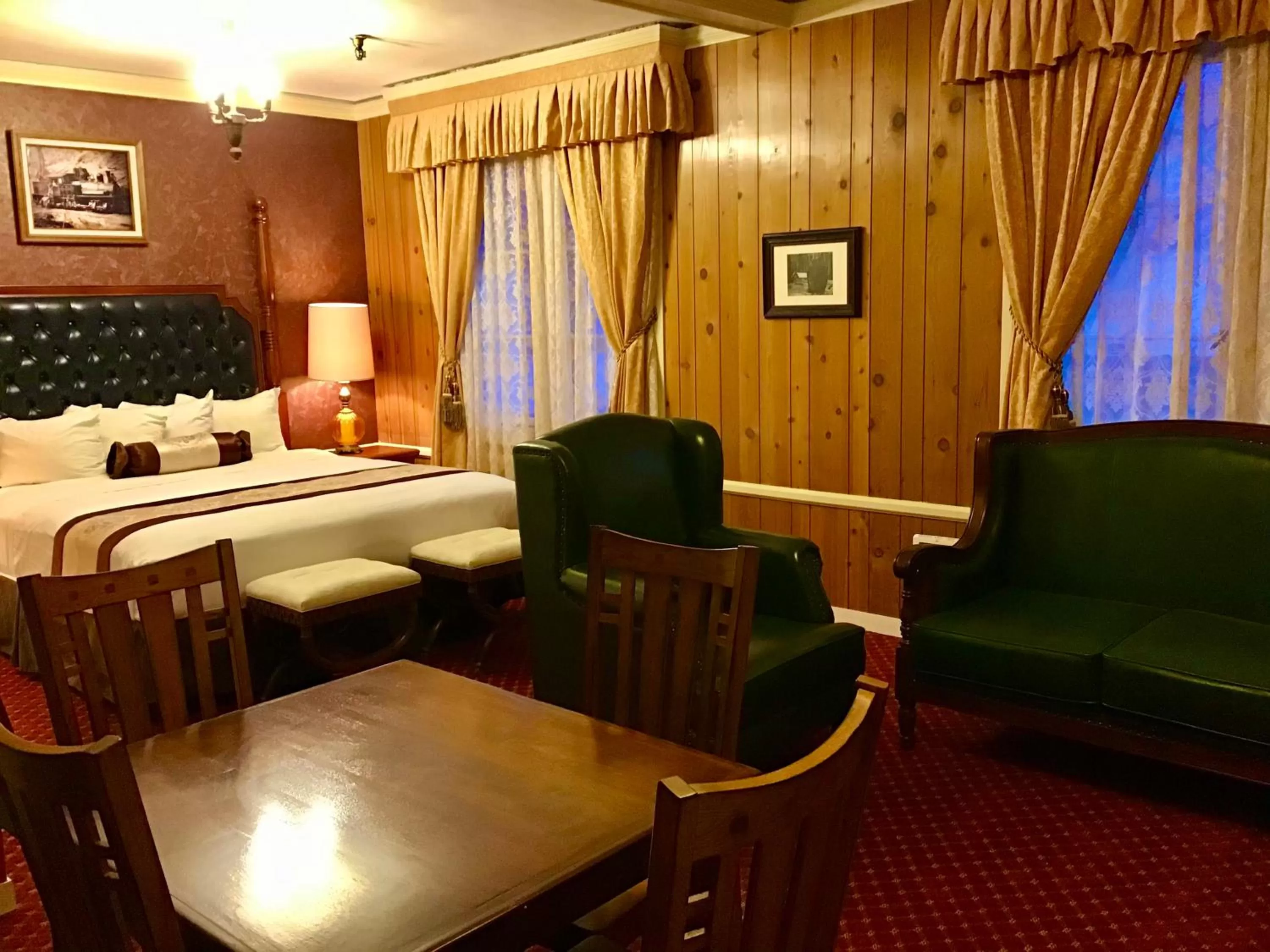 Bedroom, Bed in Eureka Inn, Trademark Collection by Wyndham