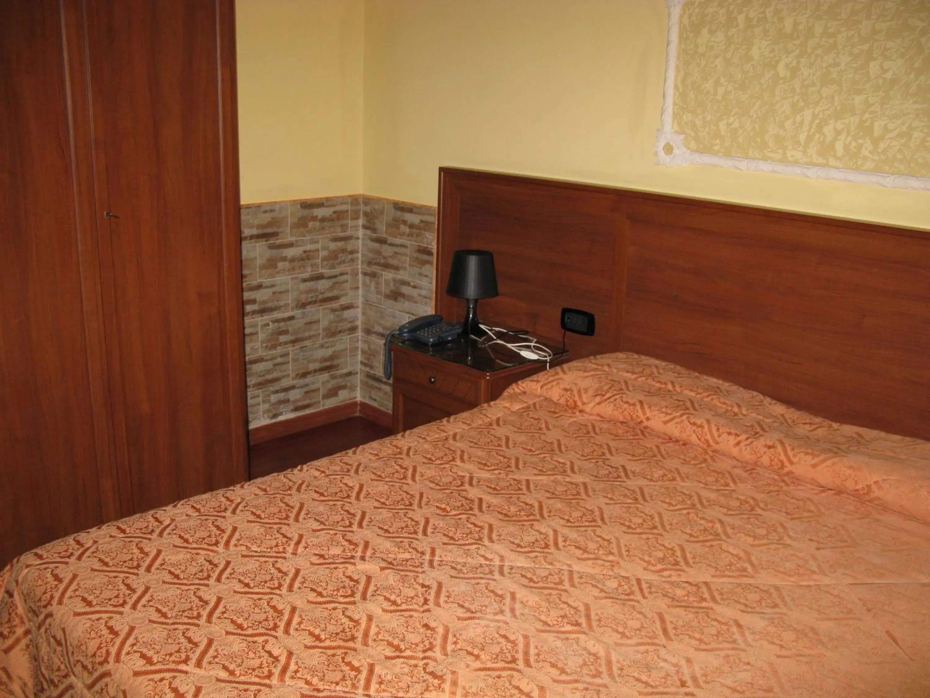Decorative detail, Bed in Hotel Iris