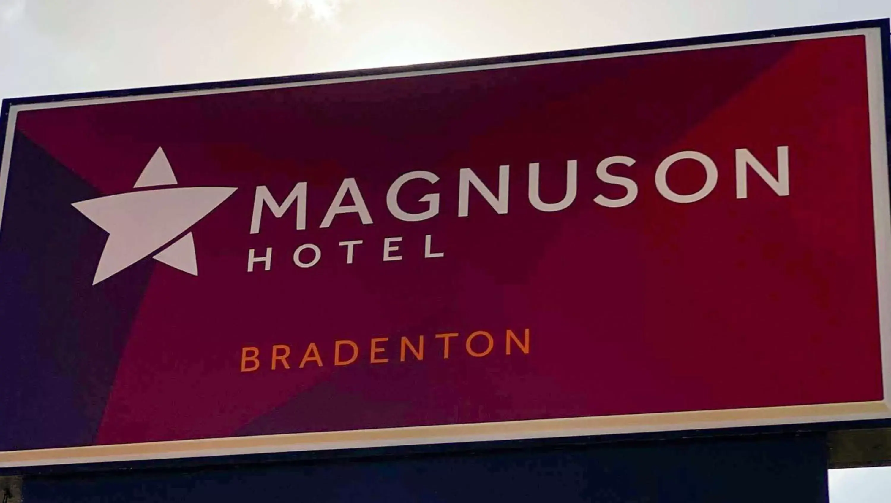Property building in Magnuson Hotel Bradenton