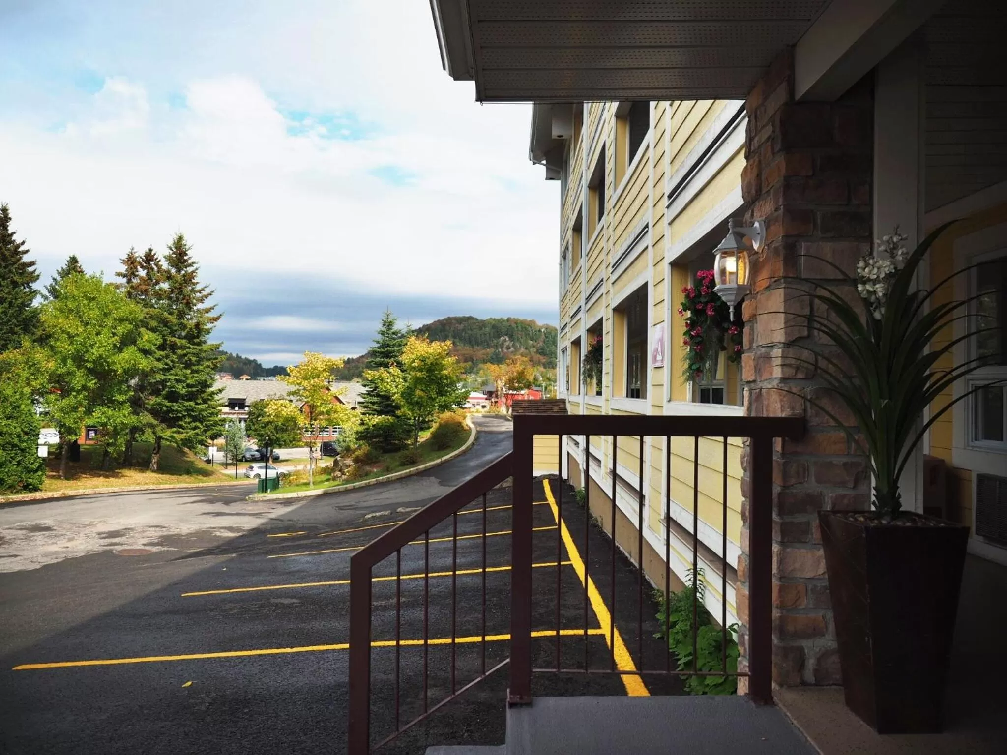 Hotel and Suites Les Laurentides