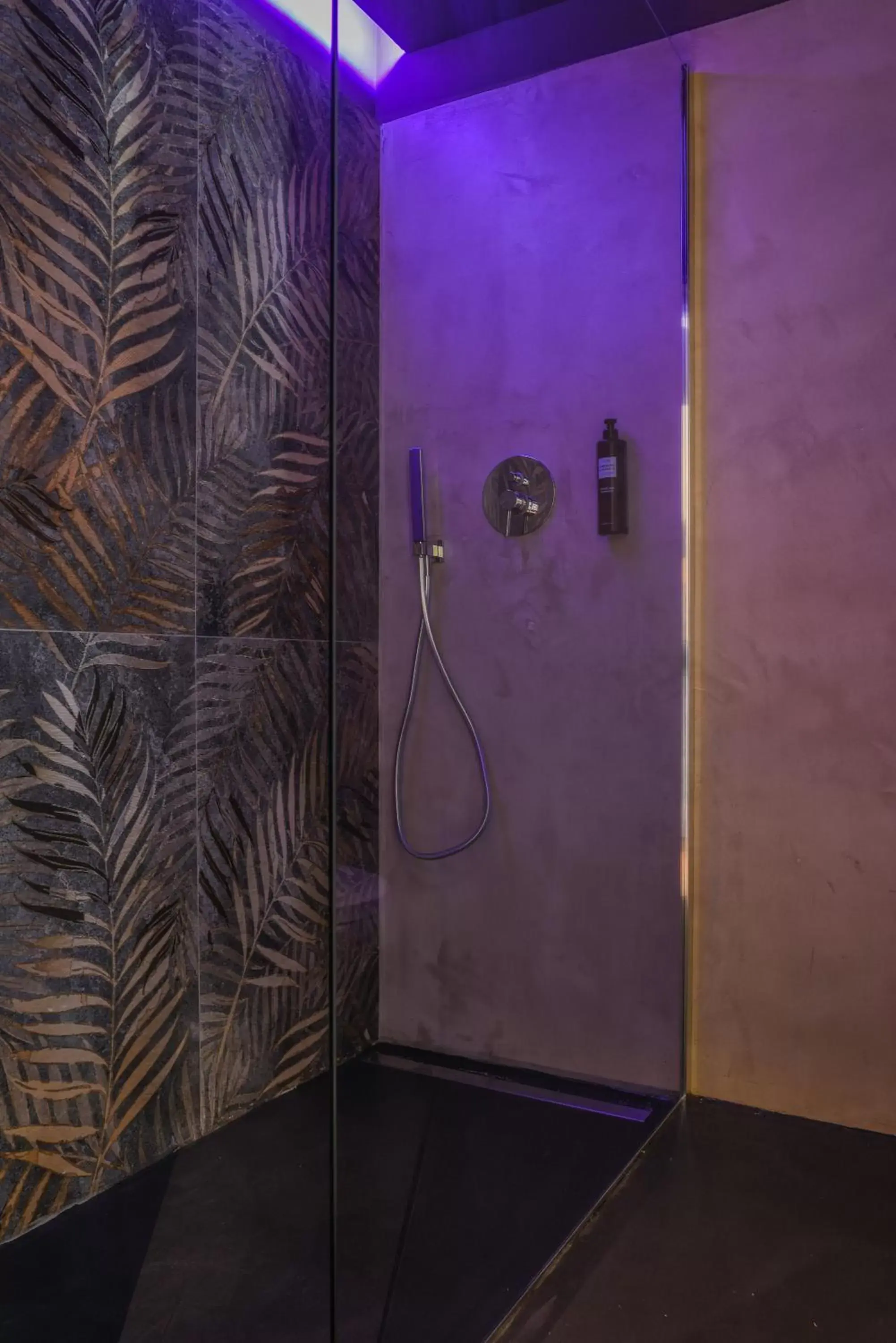 Shower, Bathroom in Il Corso Comfort Rooms