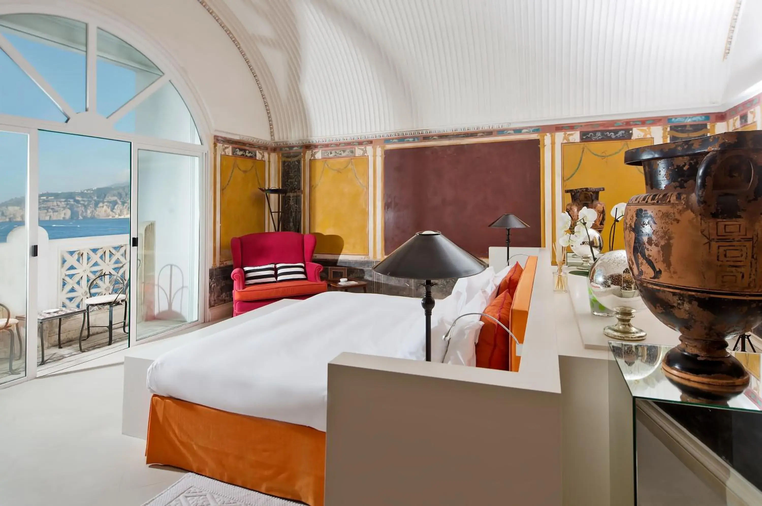 Suite with Hot Tub in Bellevue Syrene Suite with Hot Tub in Bellevue Syrene