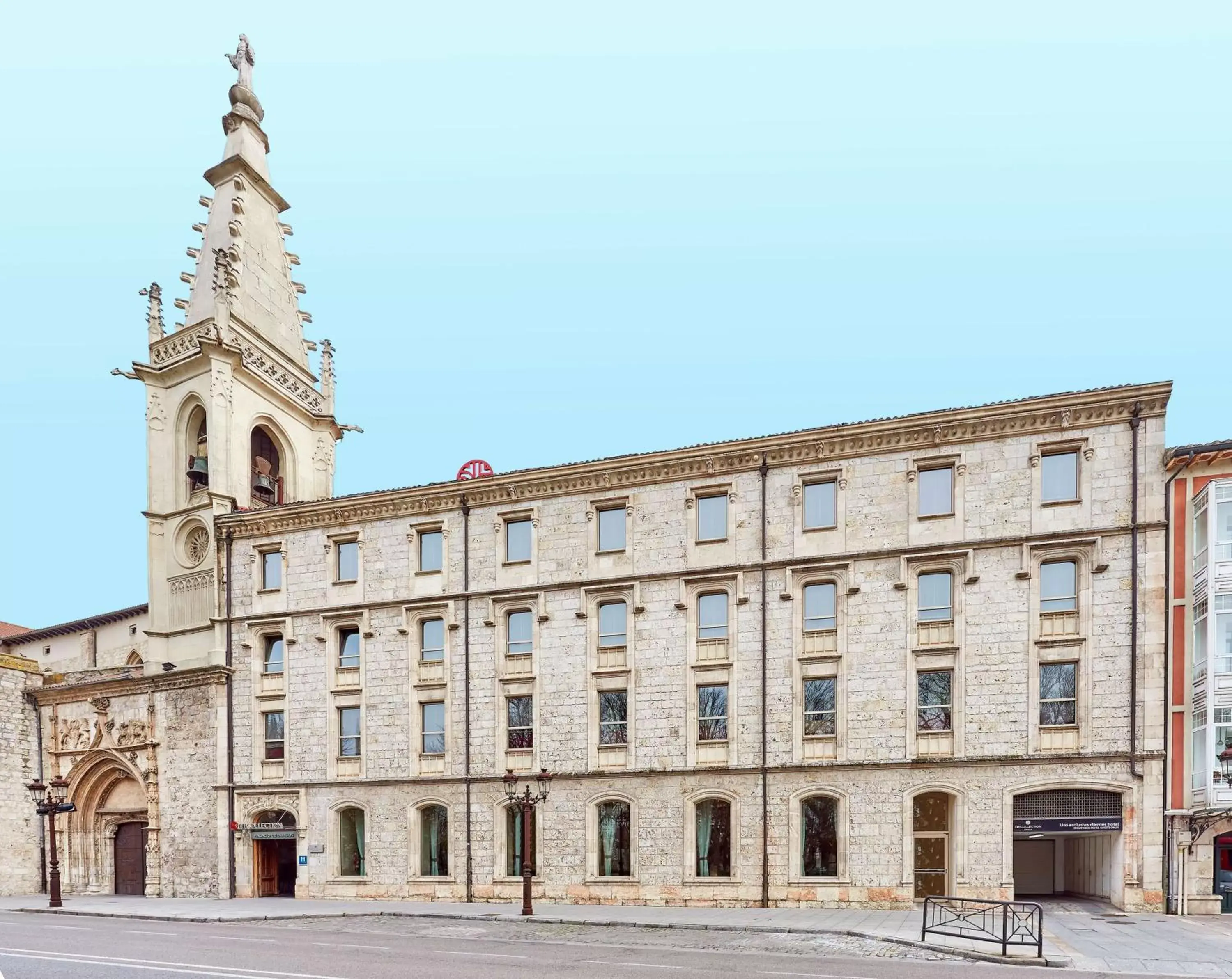 Property building in NH Collection Palacio de Burgos Property building in NH Collection Palacio de Burgos