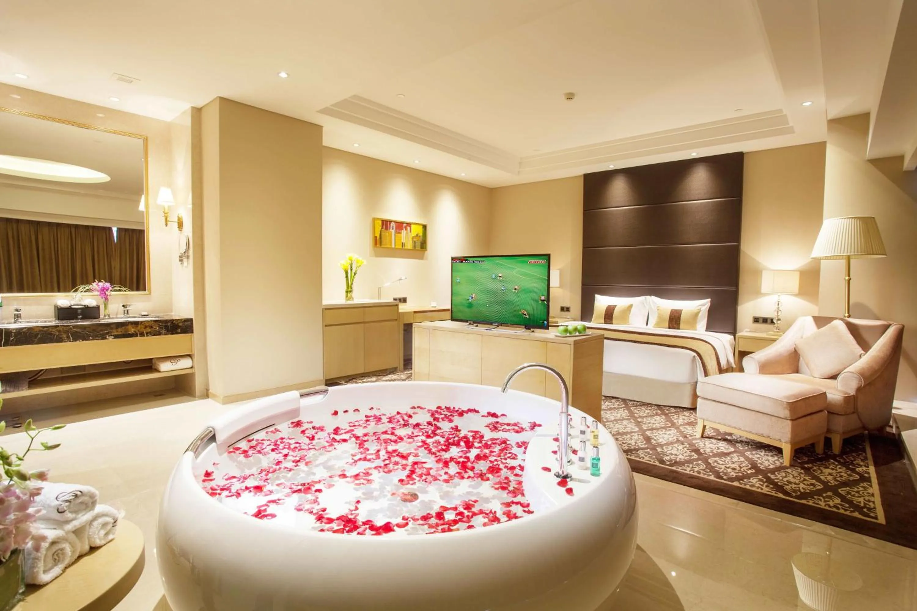 Photo of the whole room in Holiday Inn Foshan Nanhai Central by IHG