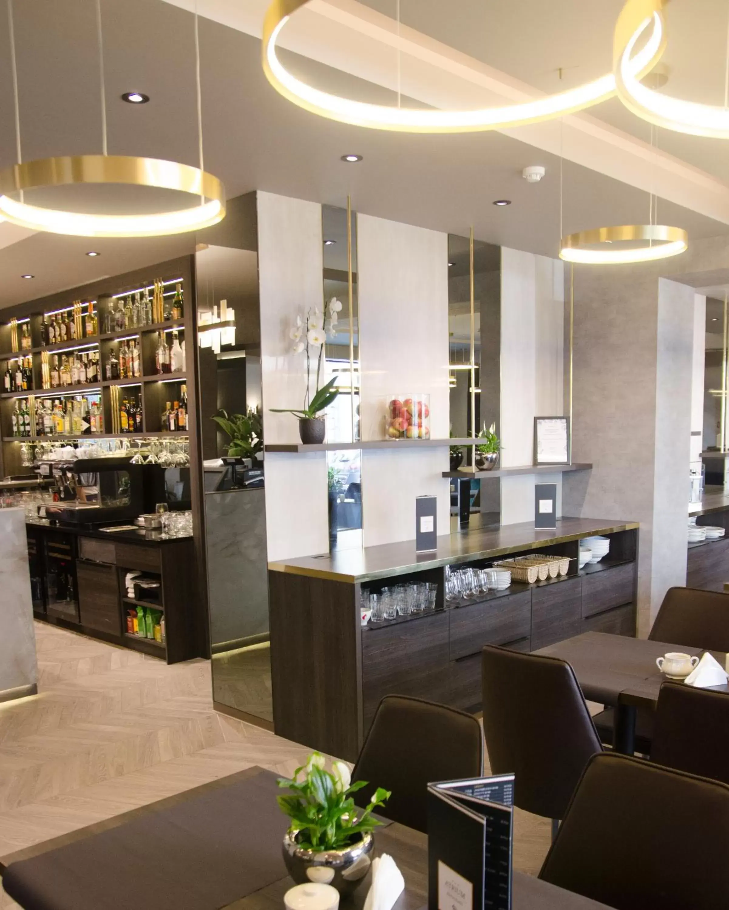 Restaurant/places to eat in Hotel Atrium Restaurant/places to eat in Hotel Atrium