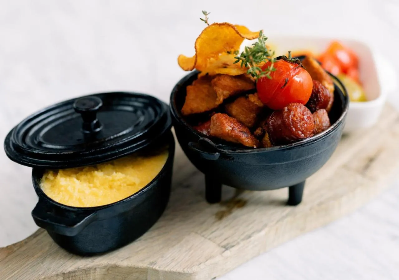 Restaurant/places to eat in Teleferic Grand Hotel