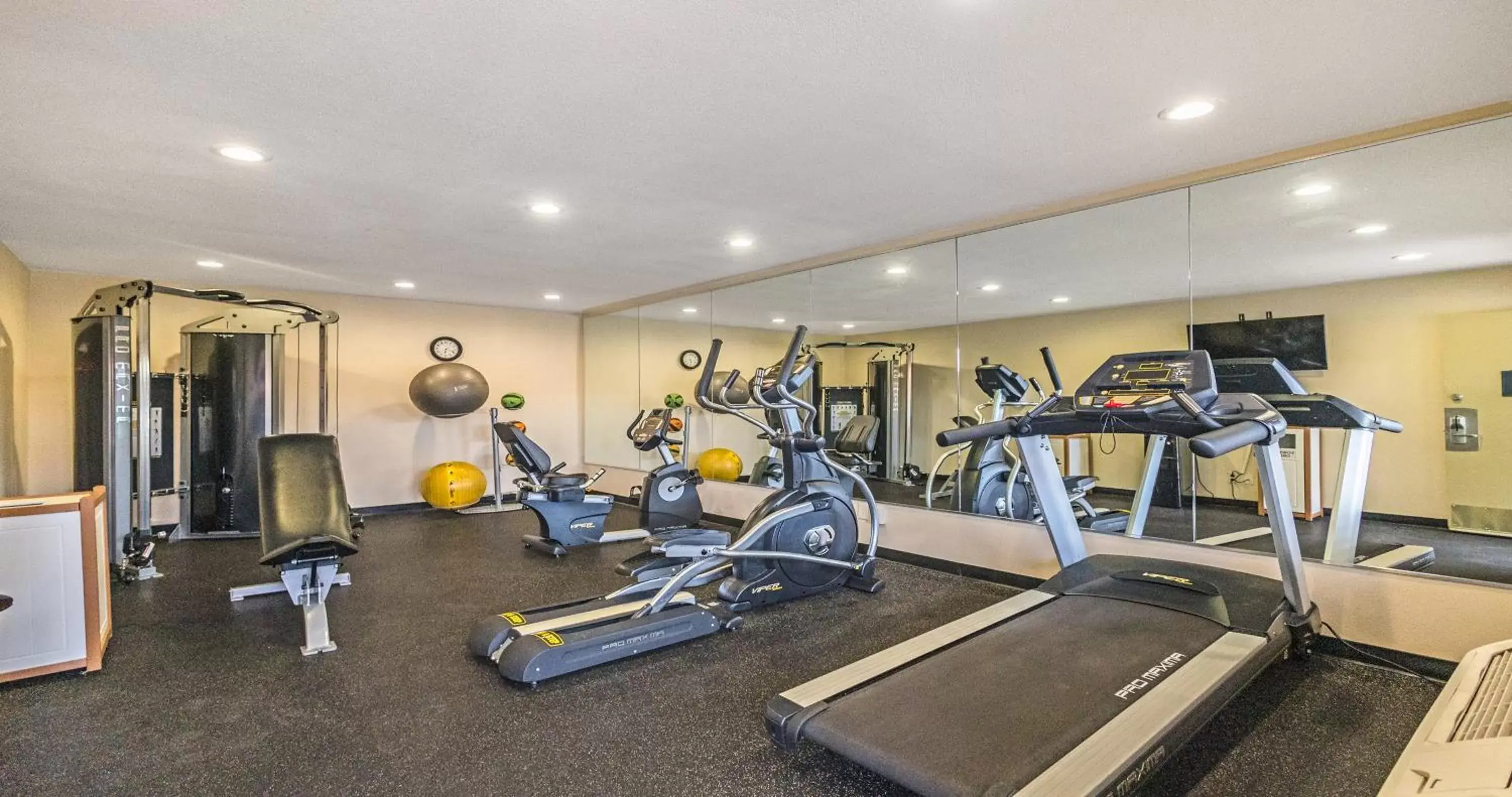 Fitness centre/facilities, Fitness Center/Facilities in Best Western Roseville Inn