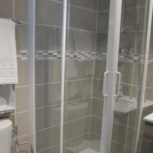 Bathroom in Hotel Le Havre Bleu