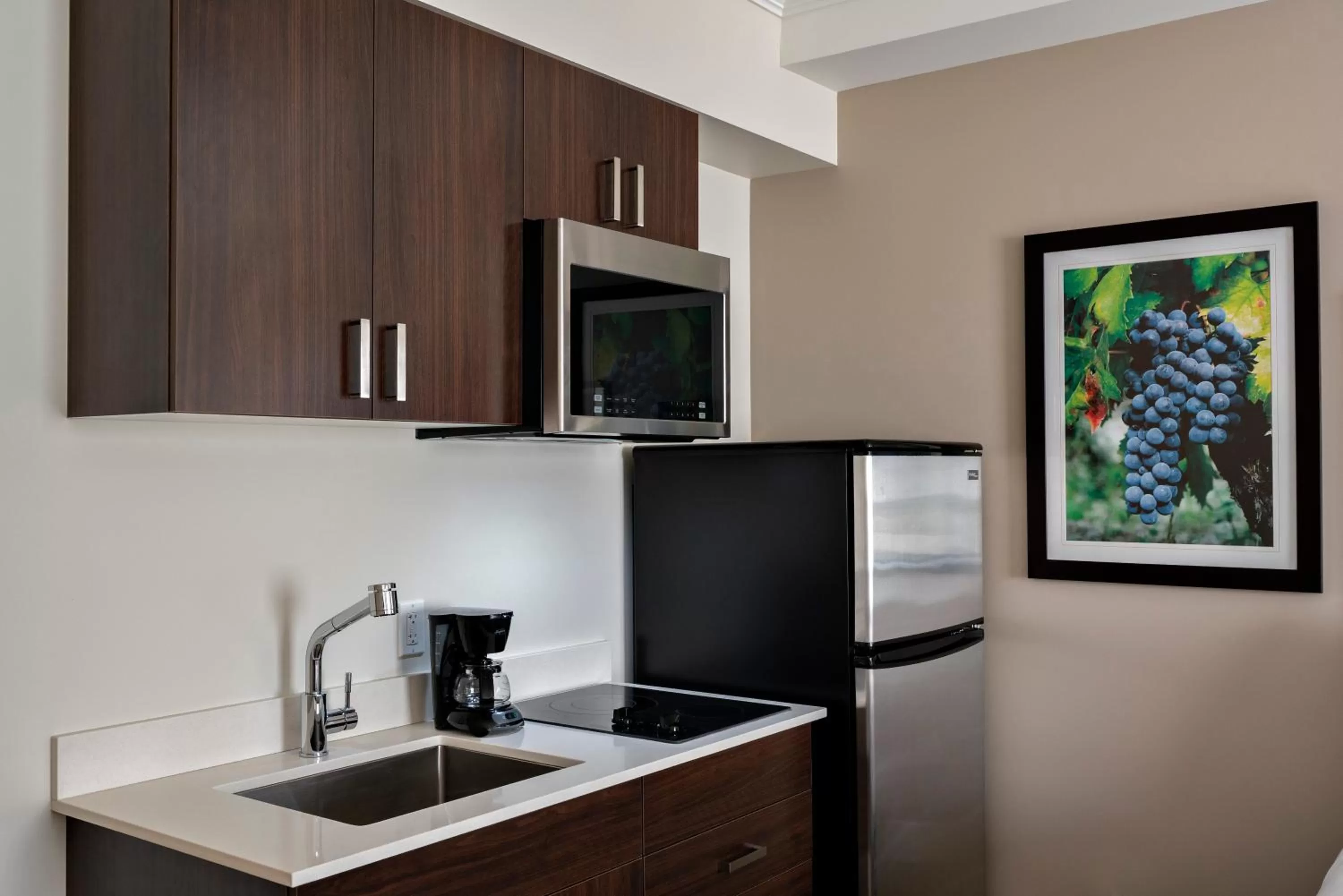 Kitchen or kitchenette in Coast Oliver Hotel