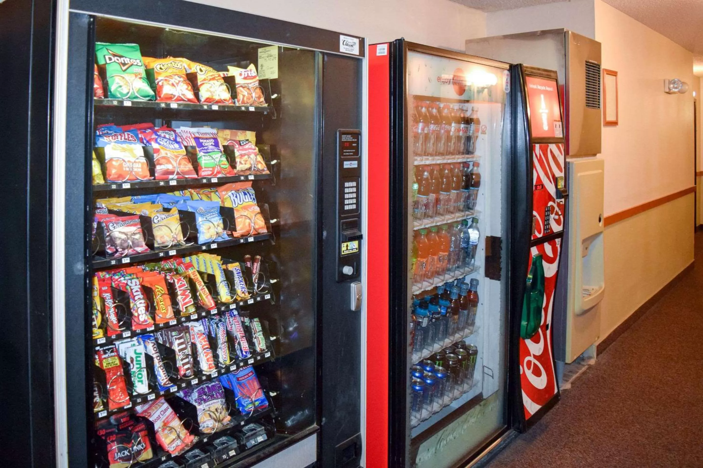 vending machine in Quality Inn Umatilla - Hermiston