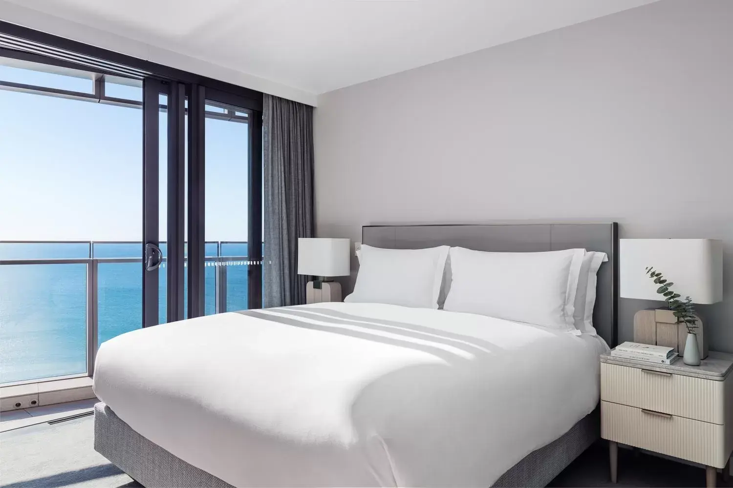 Bed in The Langham, Gold Coast and Jewel Residences