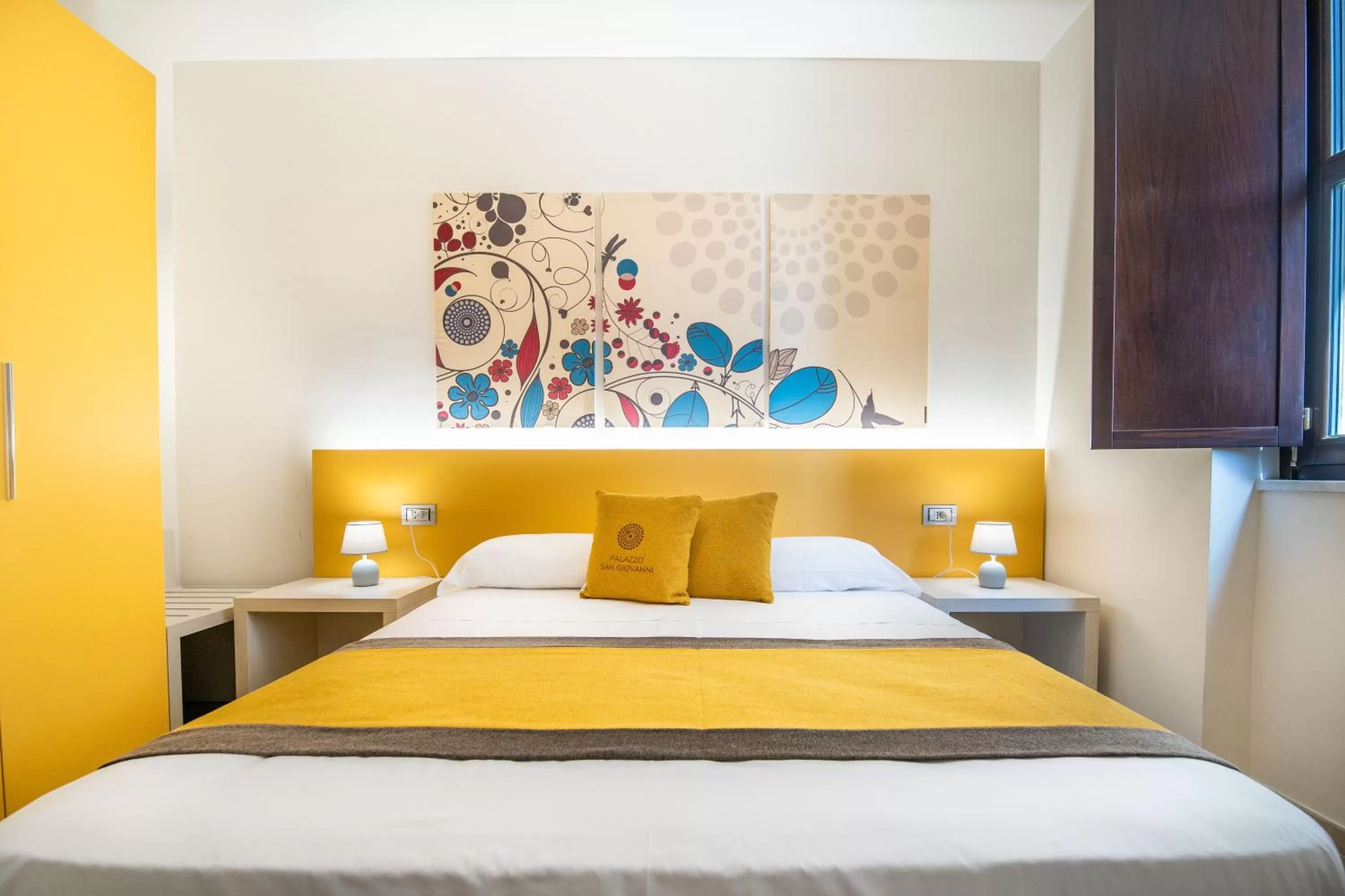 Photo of the whole room, Bed in Palazzo San Giovanni