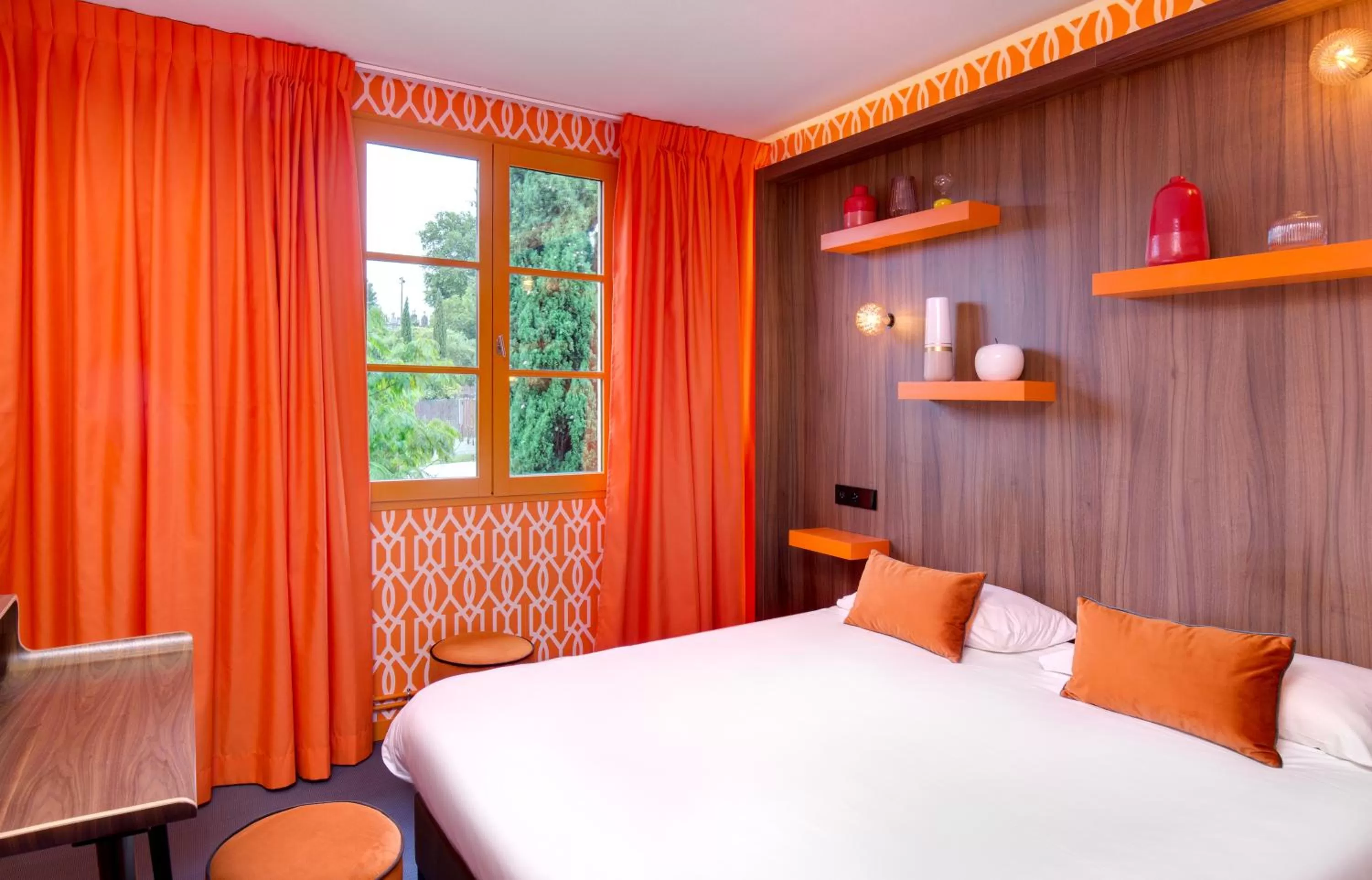 Bed in Hôtel Montmorency & Spa