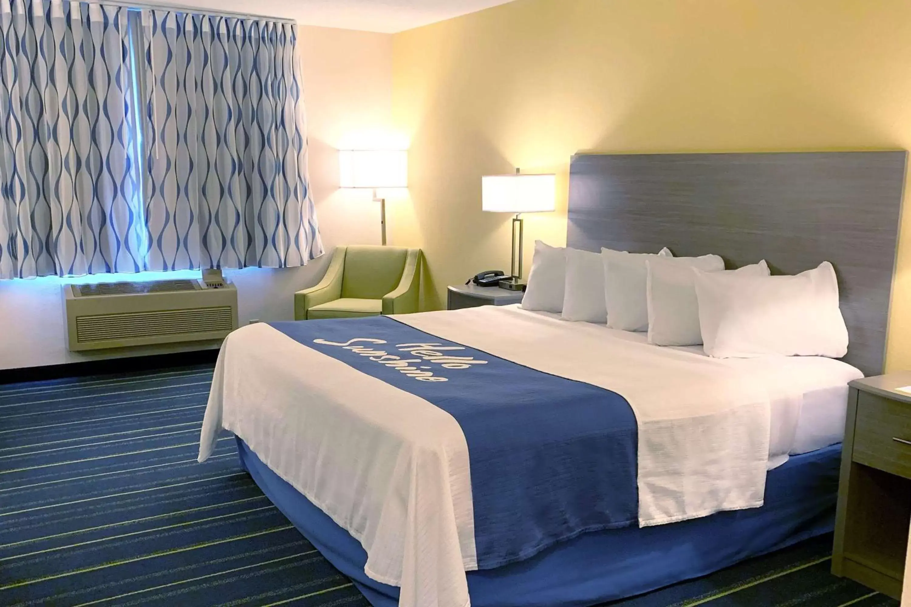 Photo of the whole room, Bed in Days Inn by Wyndham Hinckley