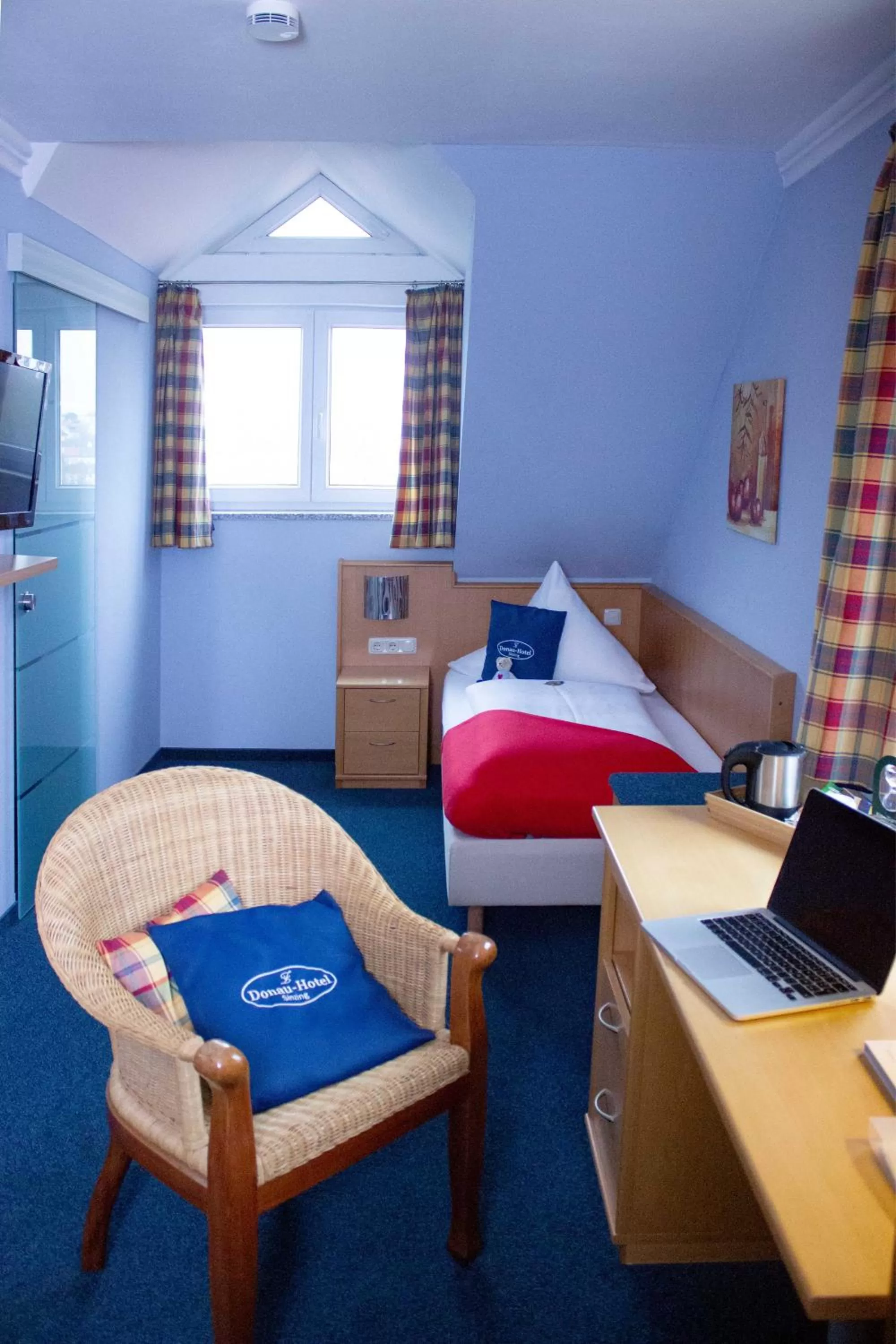 Photo of the whole room, Bed in Donau-Hotel