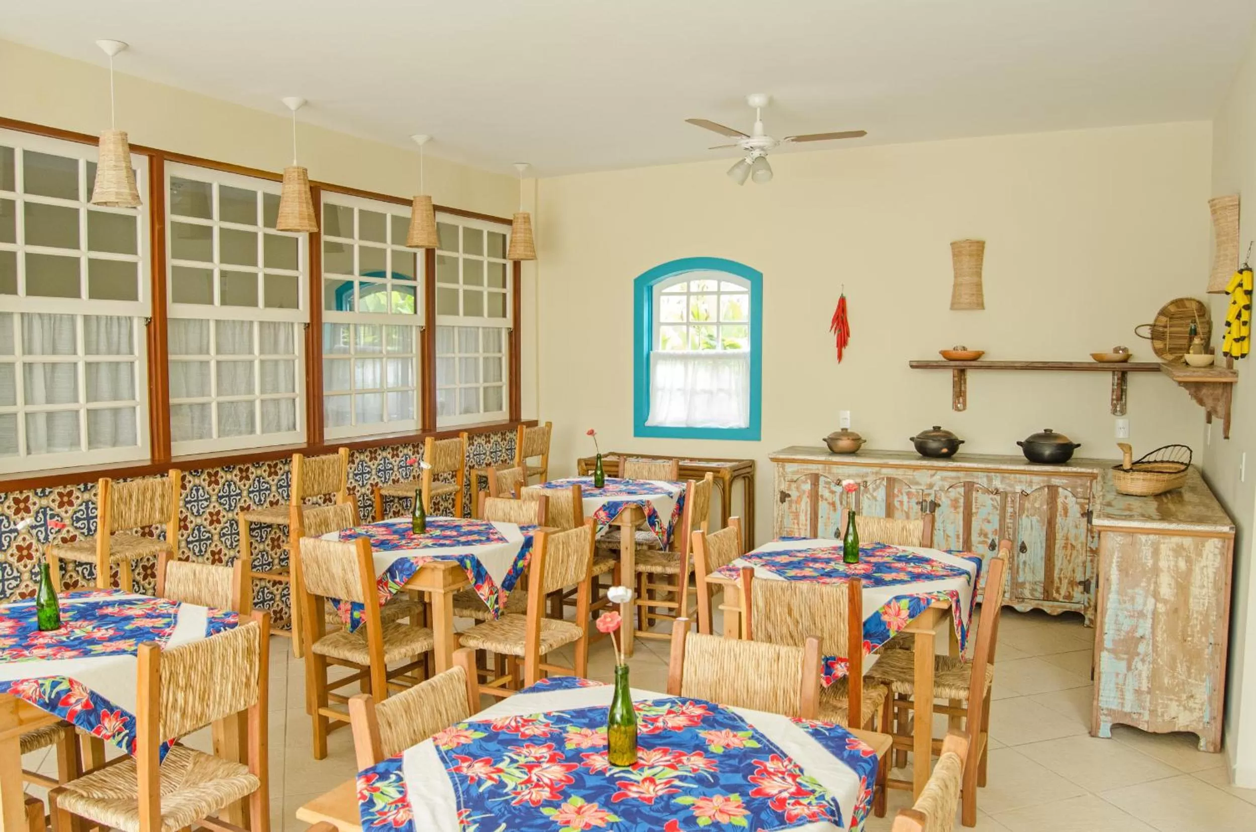 Restaurant/Places to Eat in Pousada Pomar Paraty