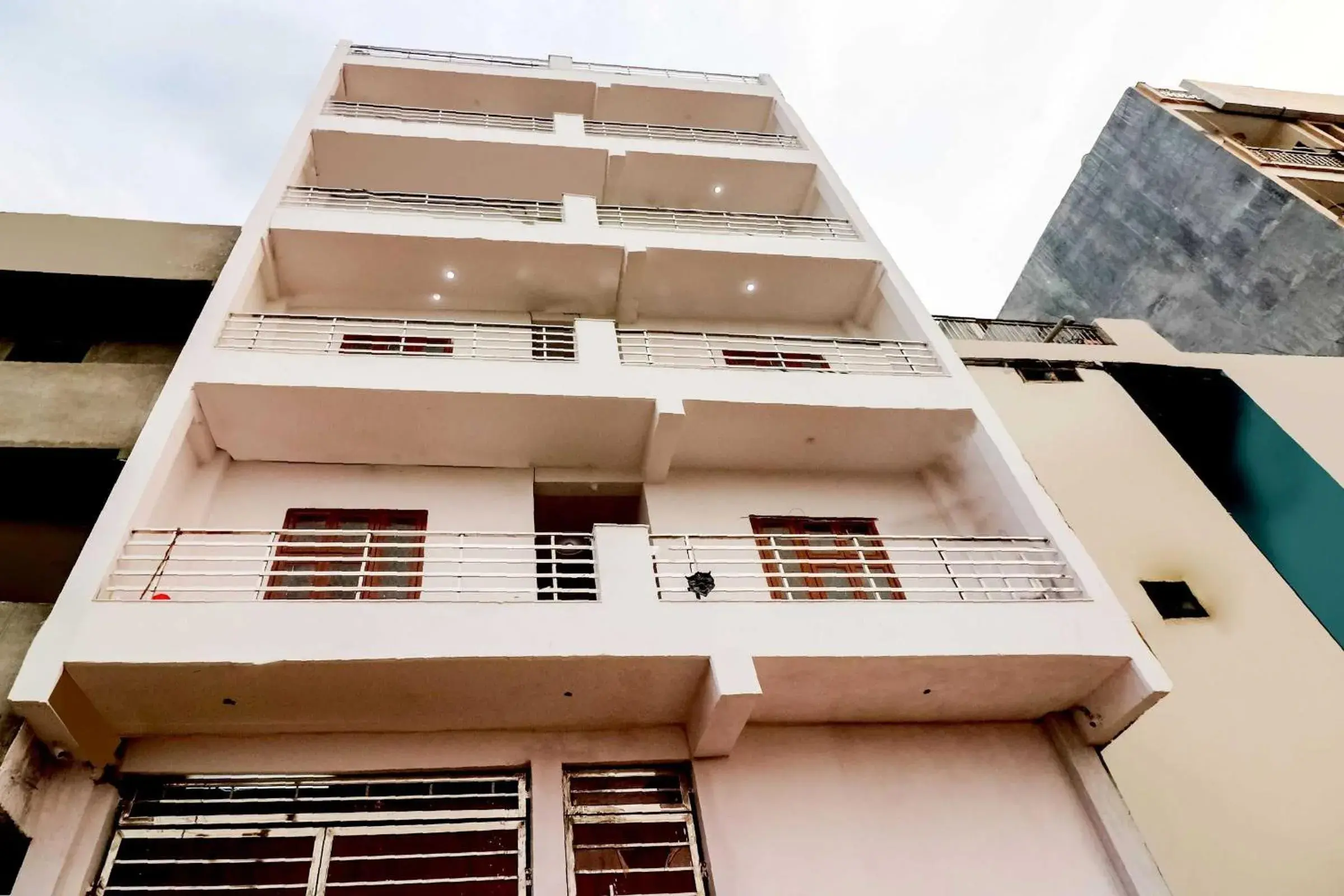 Facade/entrance, Property Building in OYO Lovely Inn Near Akshardham