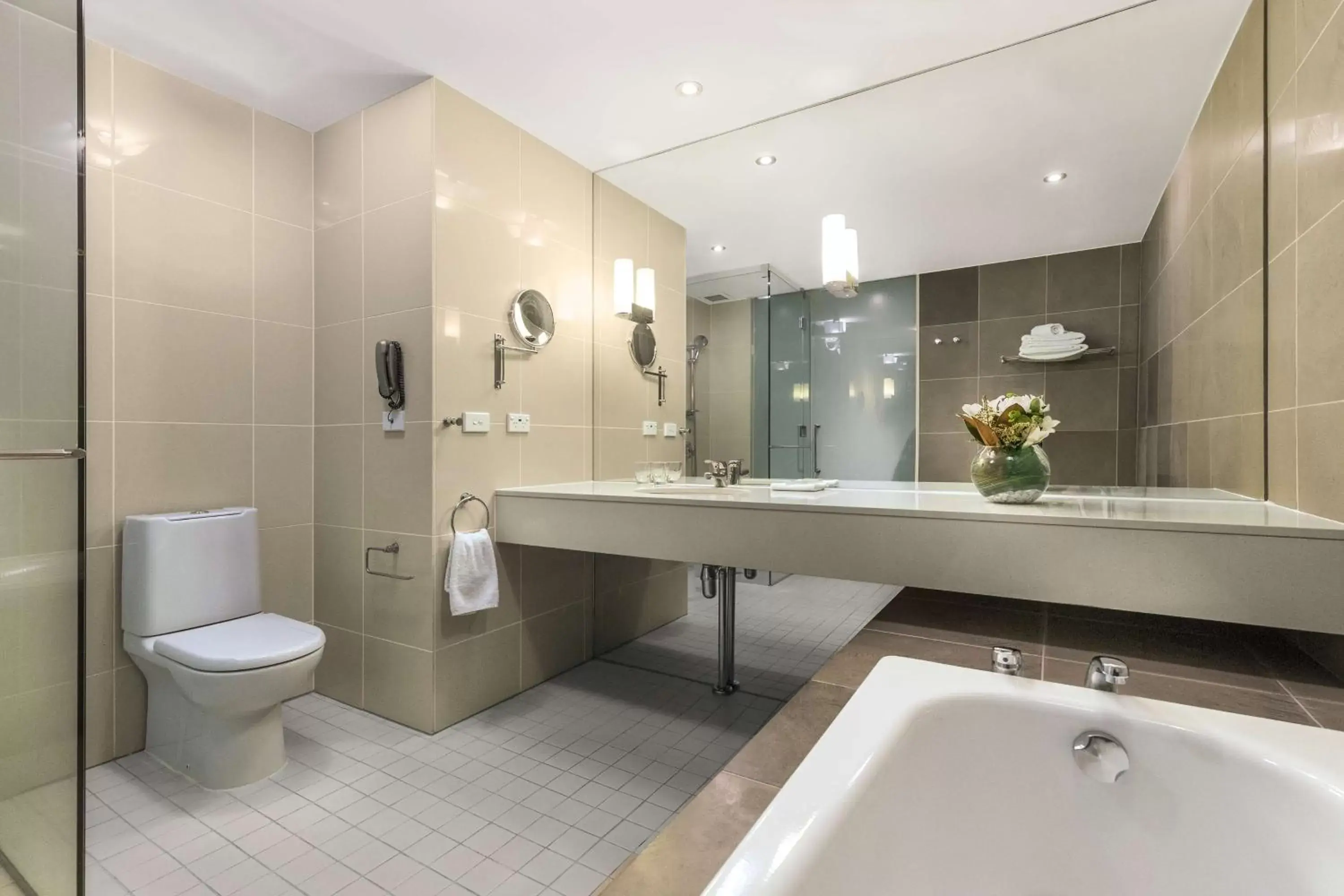 Bathroom in Hilton Auckland