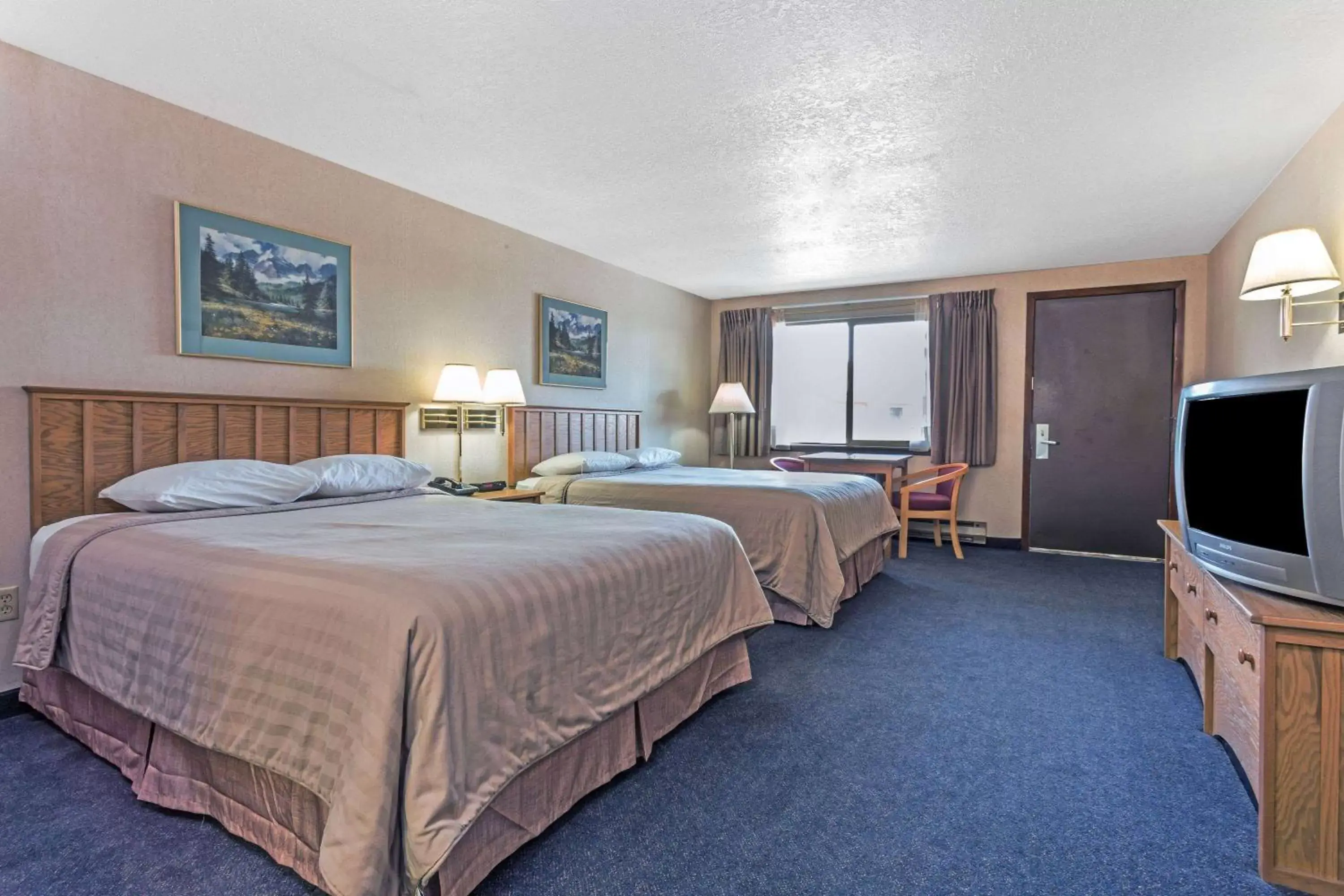 Photo of the whole room, Bed in Travelodge by Wyndham Pioneer Villa