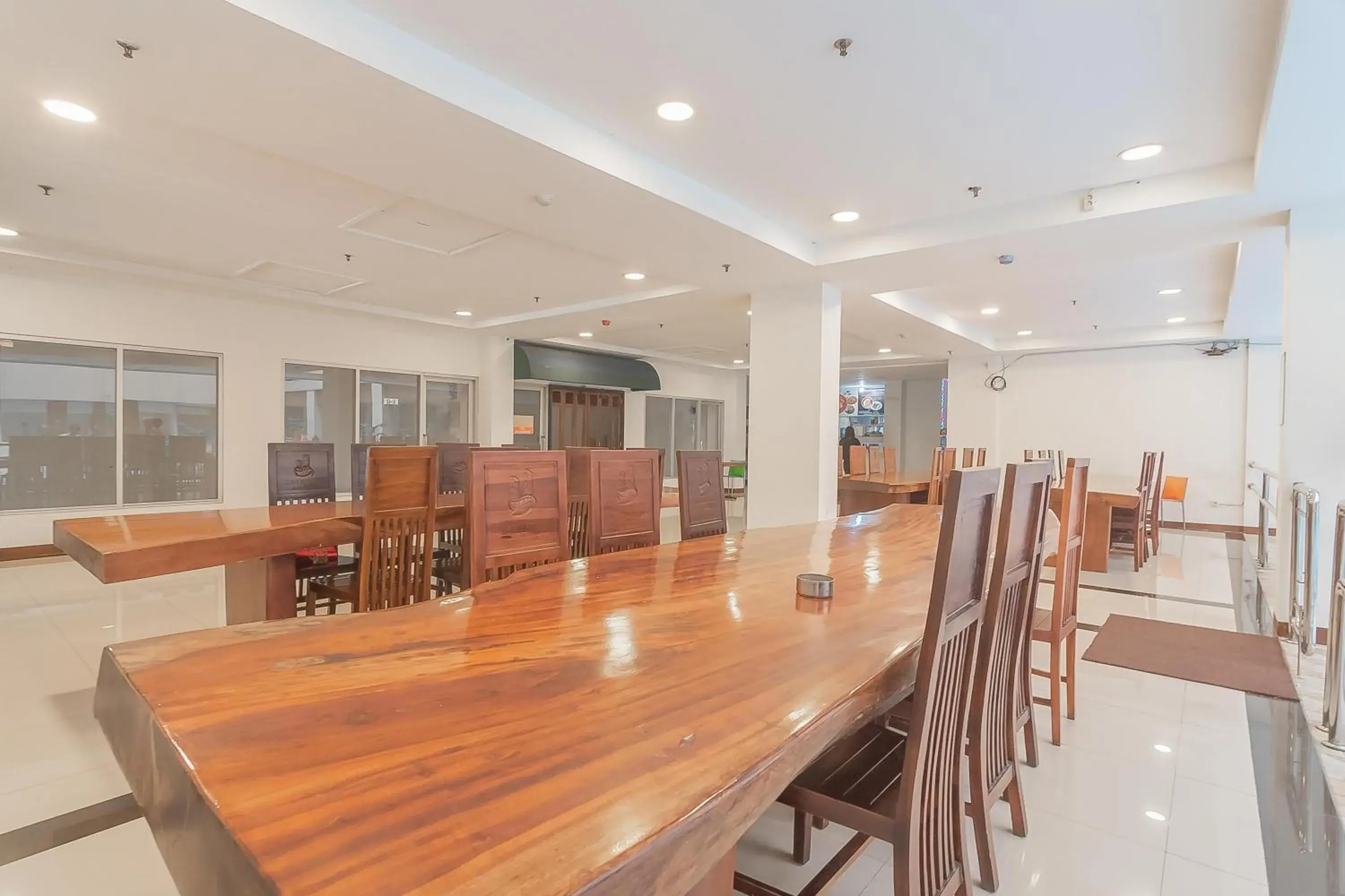 Restaurant/Places to Eat in RedDoorz Apartment @ Emerald Towers Bandung