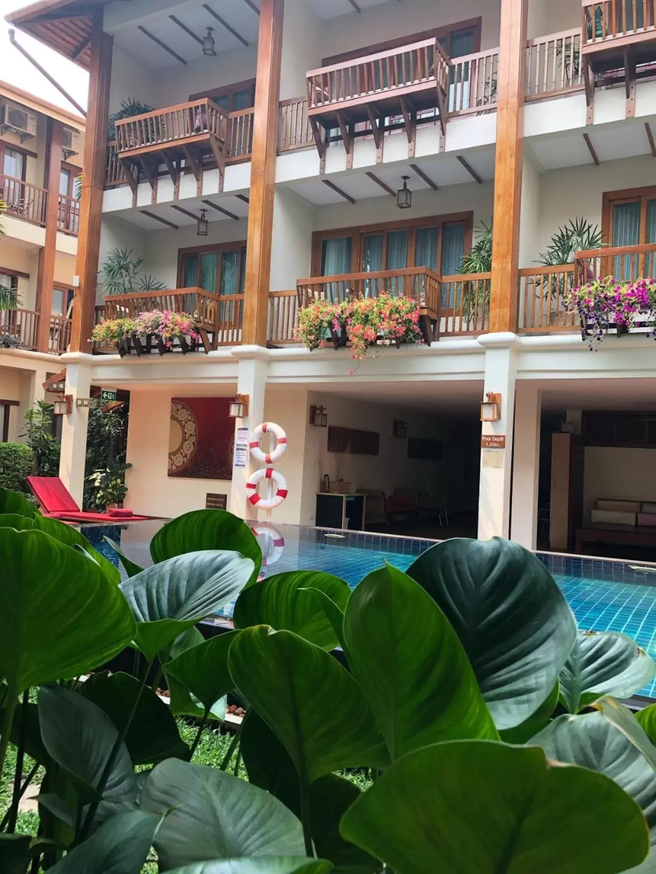 Swimming pool in Vieng Mantra Hotel