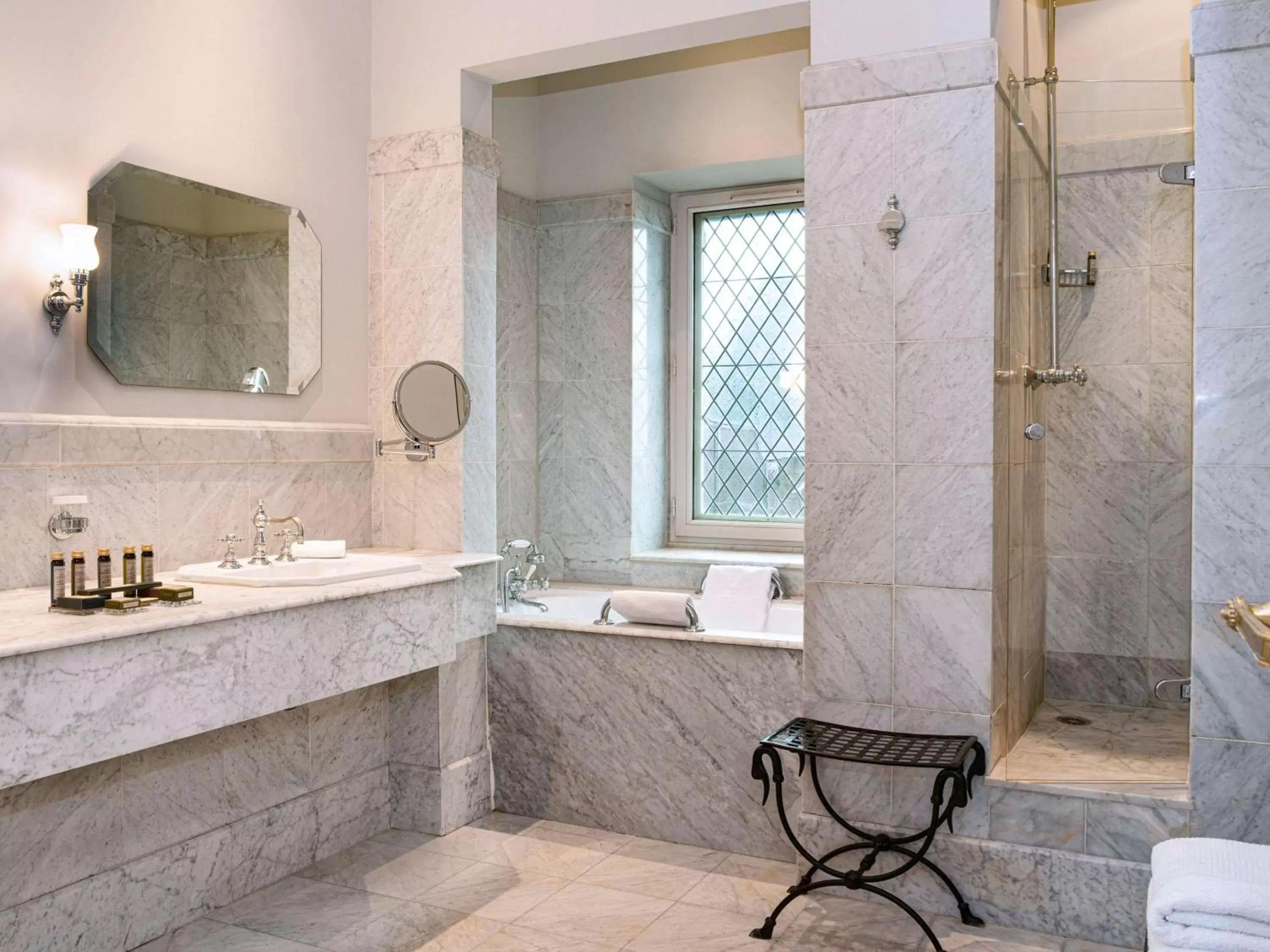 Bathroom in Hotel de la Cité & Spa MGallery