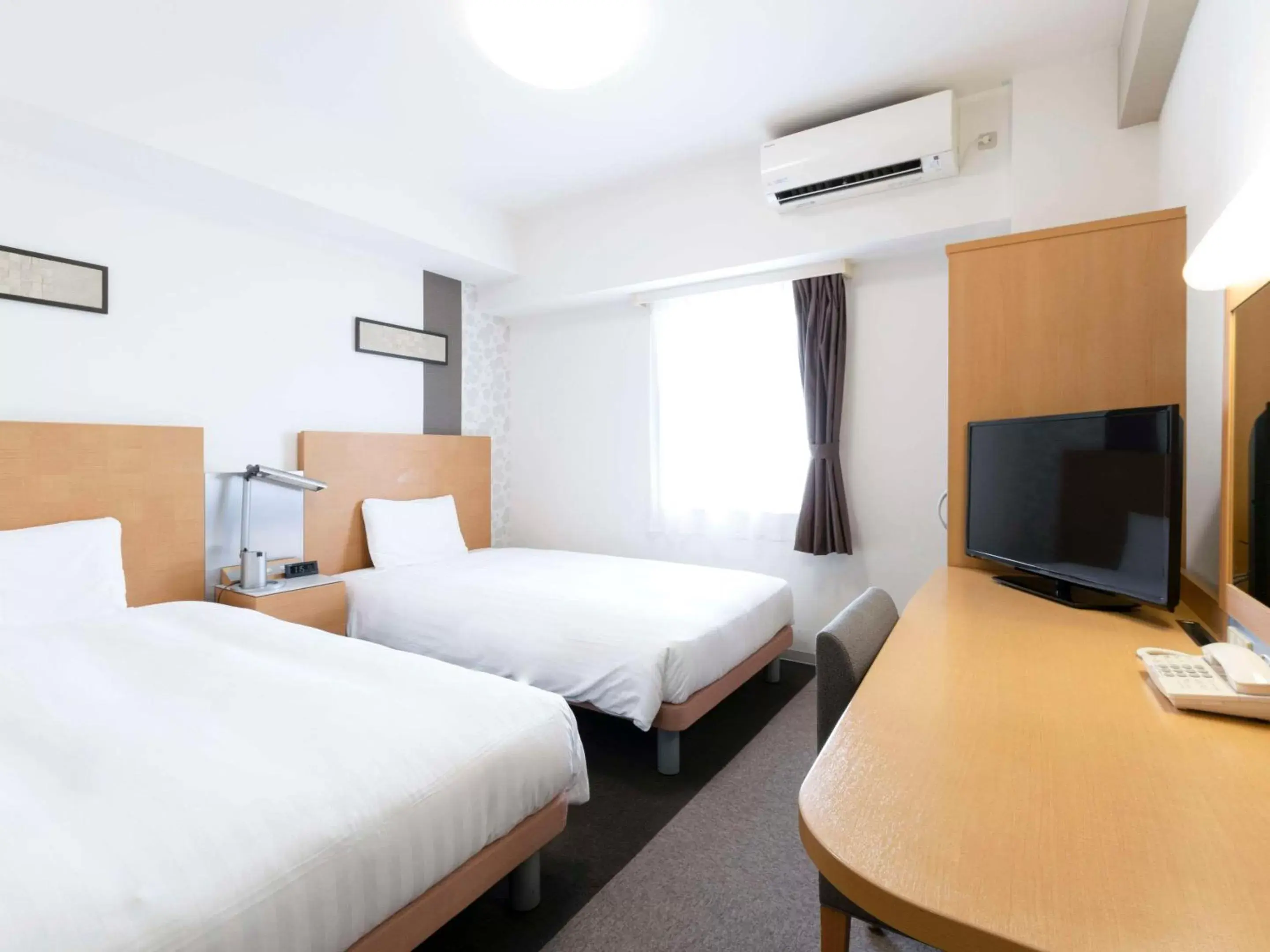 Bedroom, Bed in Comfort Hotel Central International Airport