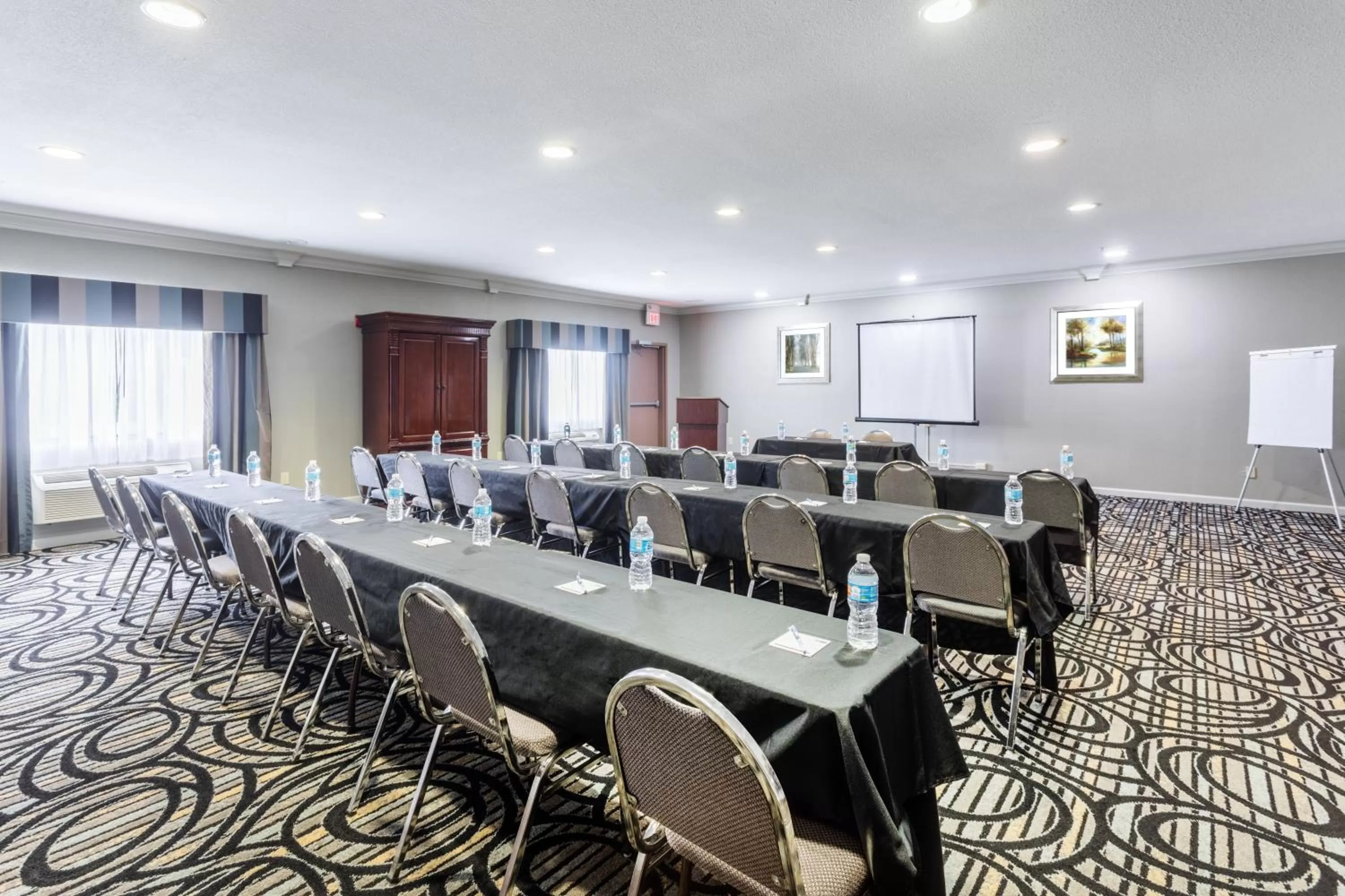 Meeting/conference room in Holiday Inn Express Hotel and Suites Lake Charles by IHG