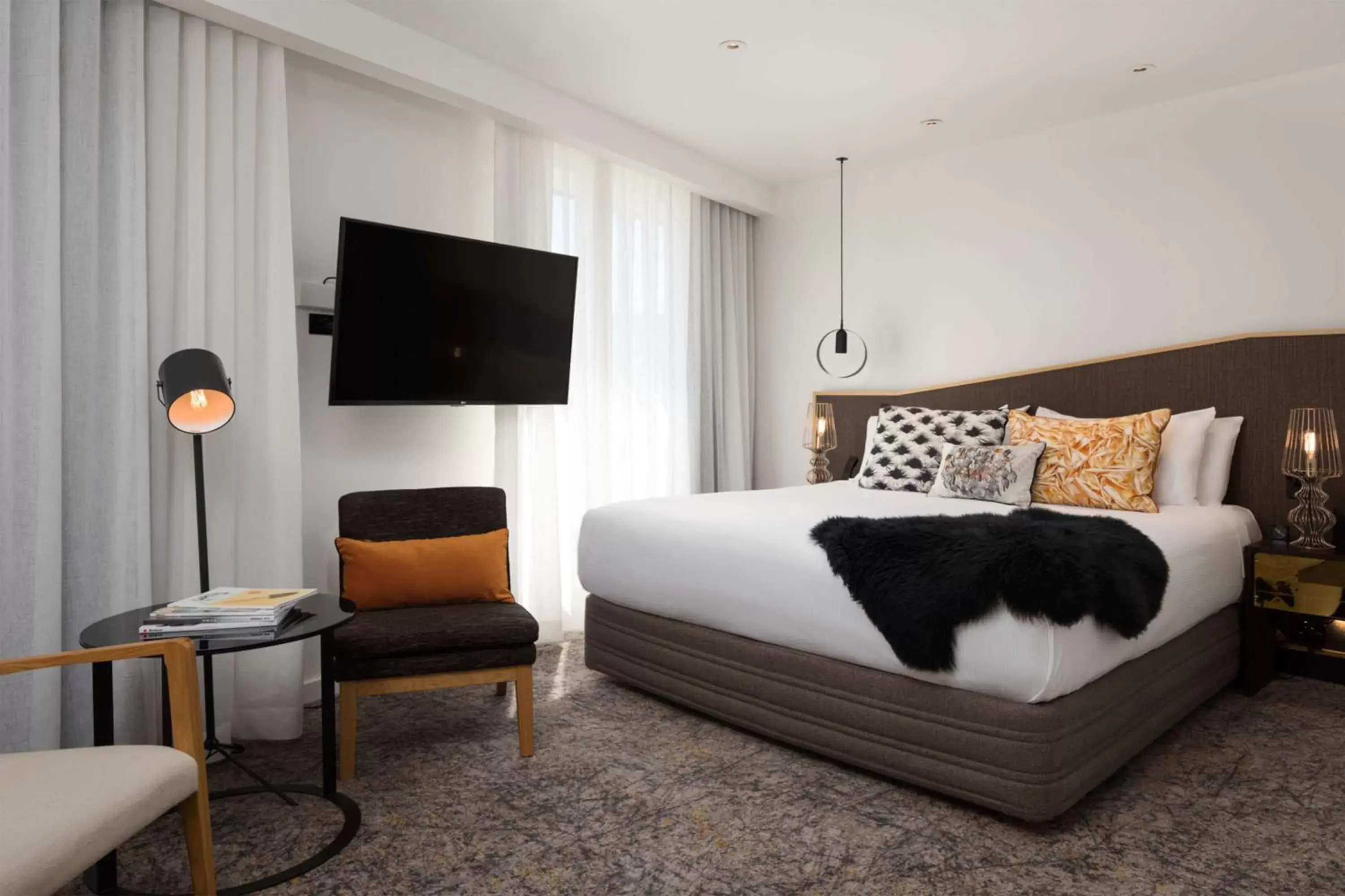 TV and multimedia, Bed in QT Wellington TV and multimedia, Bed in QT Wellington