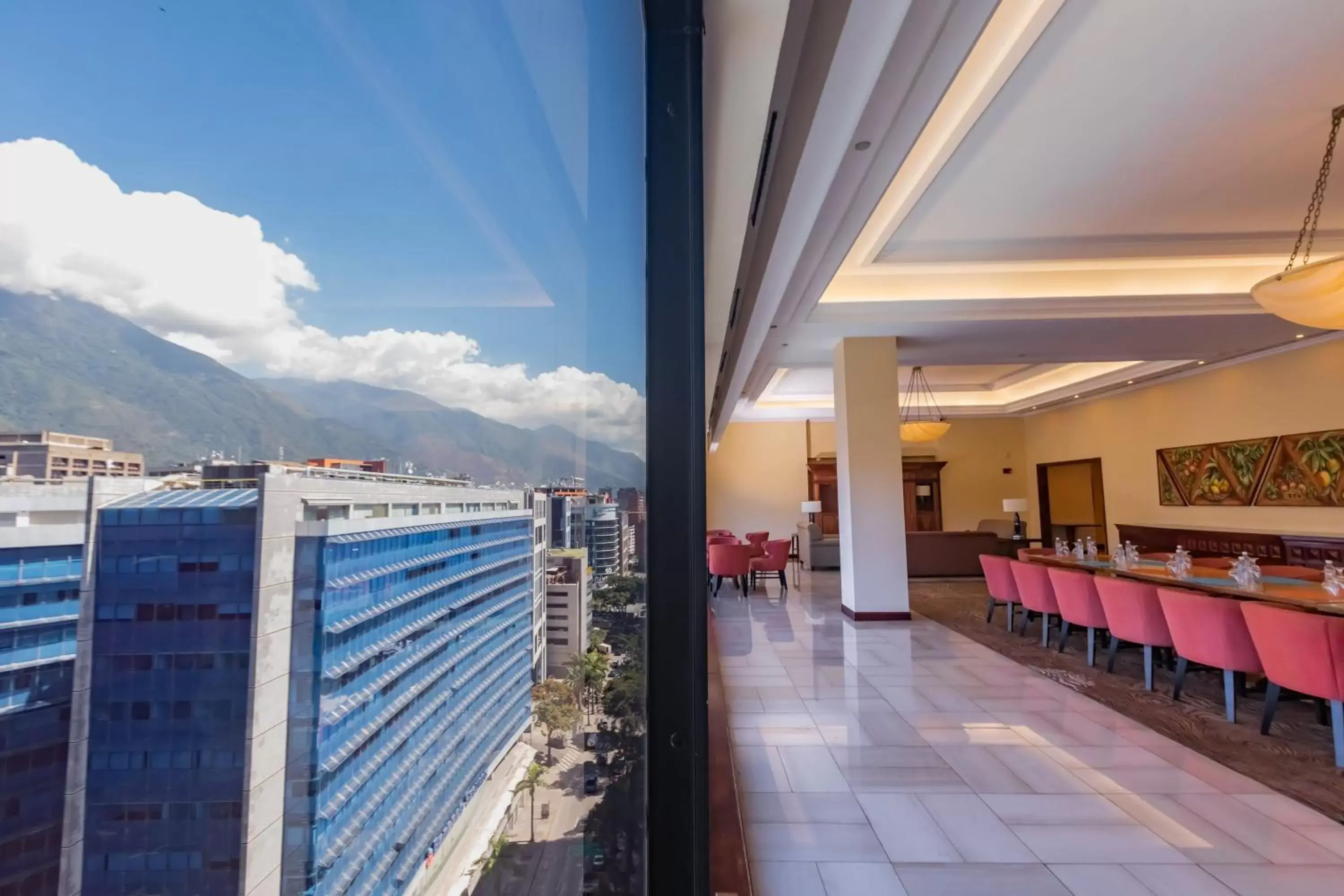 Lounge or bar in JW Marriott Caracas