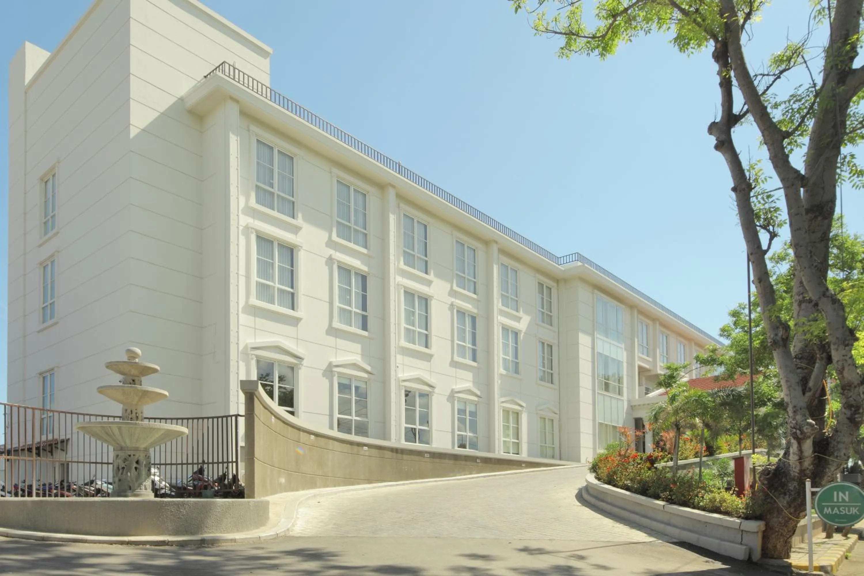 Facade/entrance in Hotel on The Rock