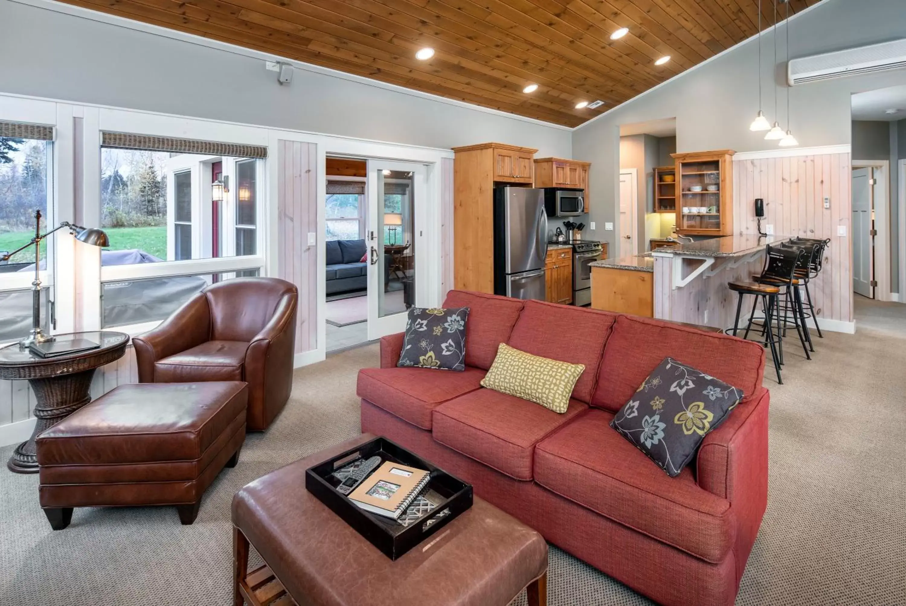 Living room, Seating Area in Larsmont Cottages