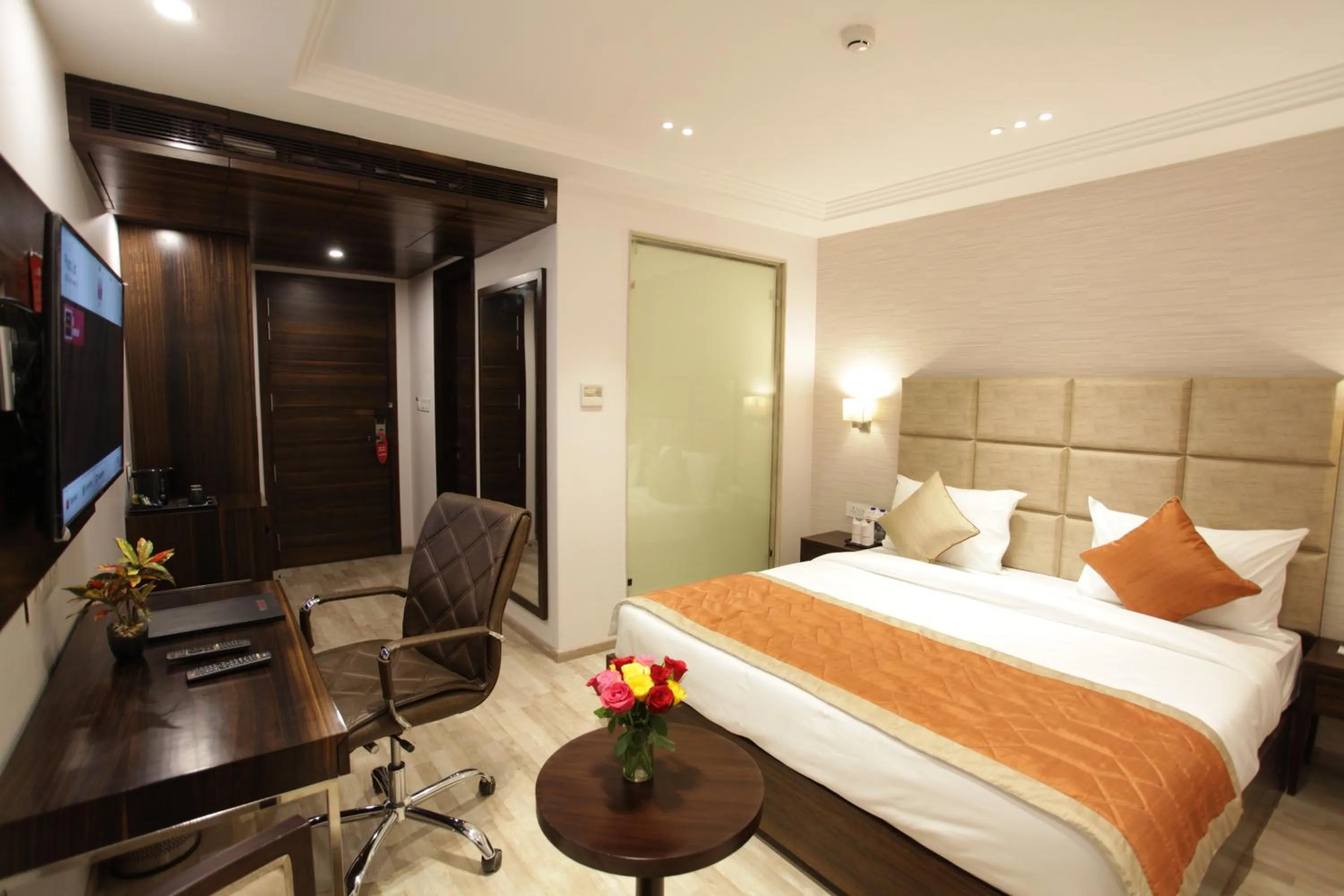 Coffee/tea facilities, Bed in Kaisons Inn (Near Apollo Hospital)