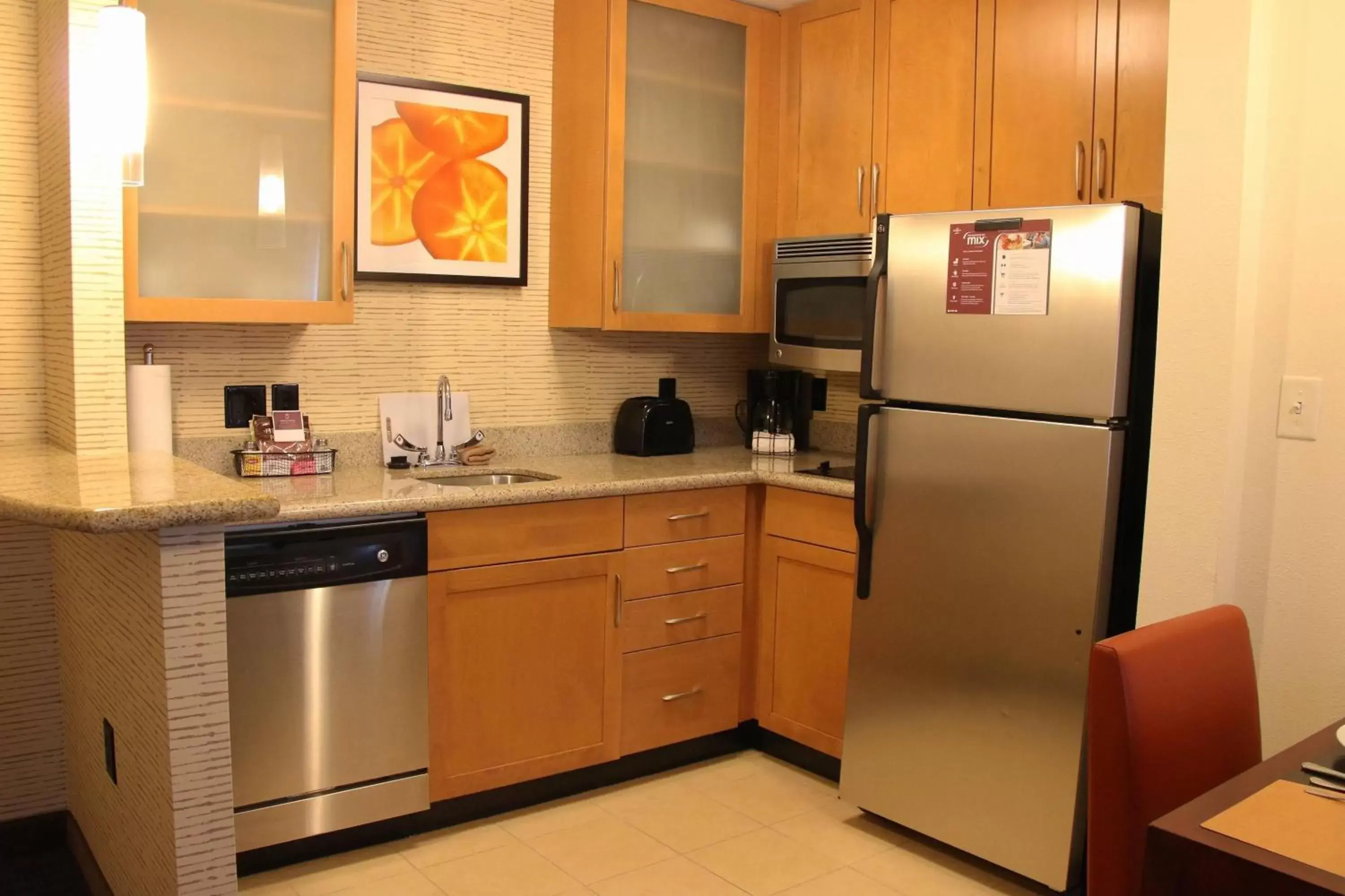 Kitchen or kitchenette, Kitchen/Kitchenette in Residence Inn Newport News Airport