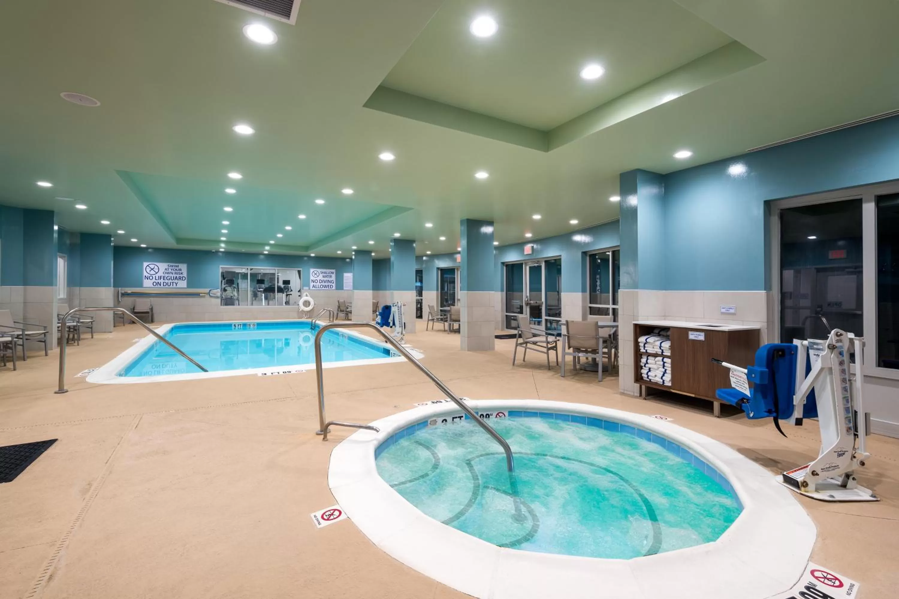 Swimming pool in Holiday Inn Express & Suites Florence I-95 & I-20 Civic Ctr by IHG