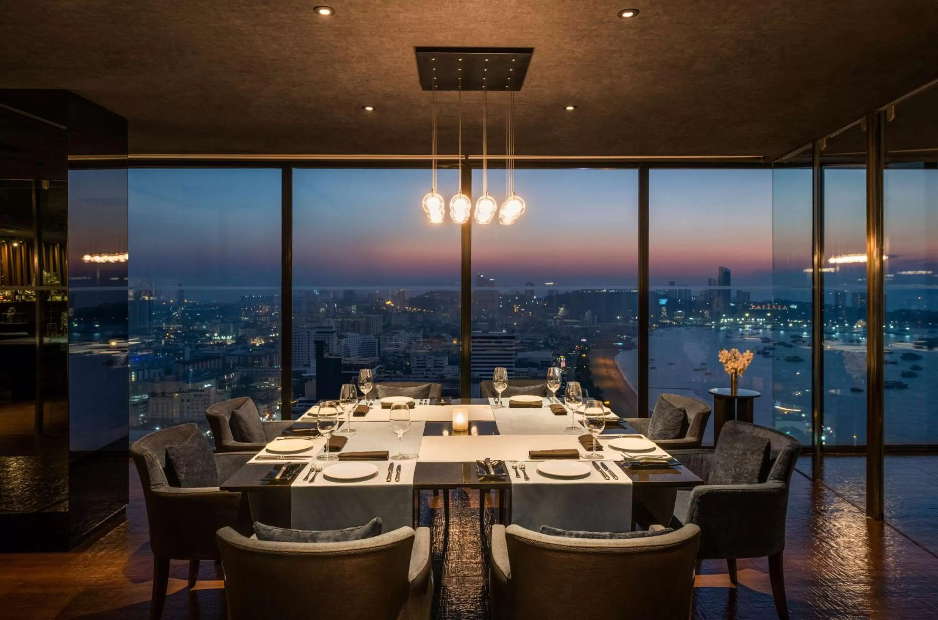 Restaurant/places to eat in Hilton Pattaya