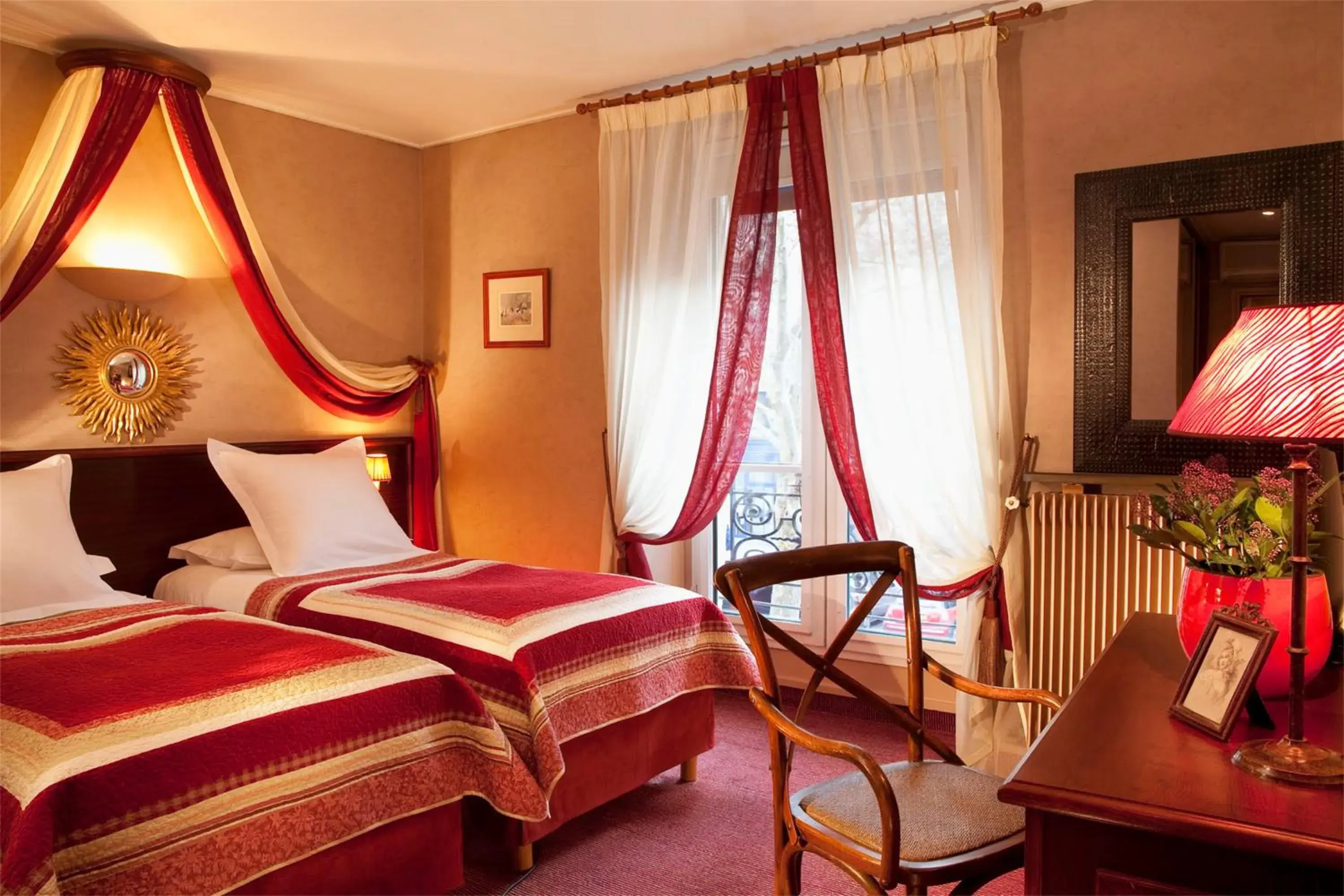 Bedroom, Bed in Hotel Britannique