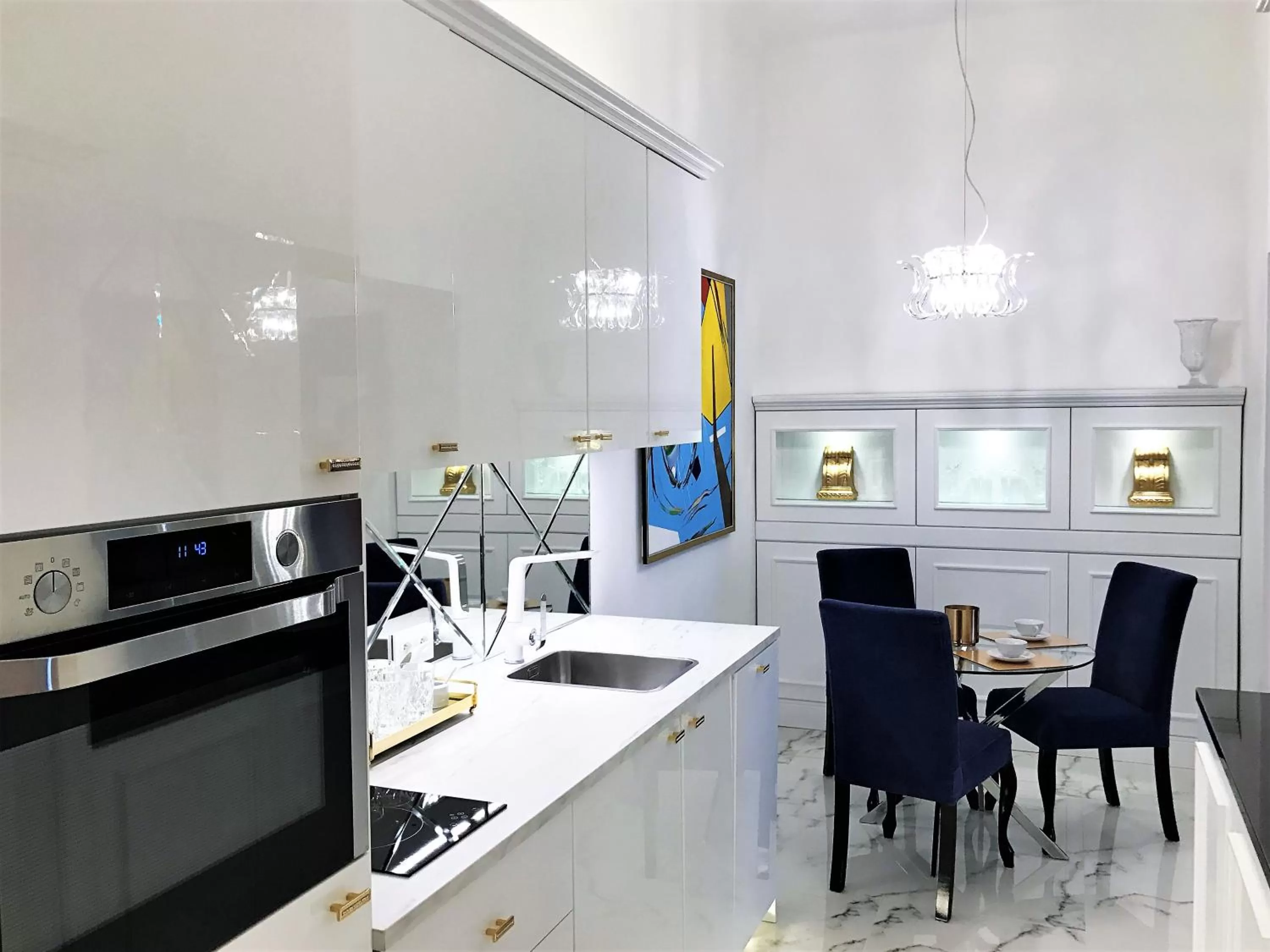 Kitchen or kitchenette, Kitchen/Kitchenette in Luxury Apartments MONDRIAN Market Square II