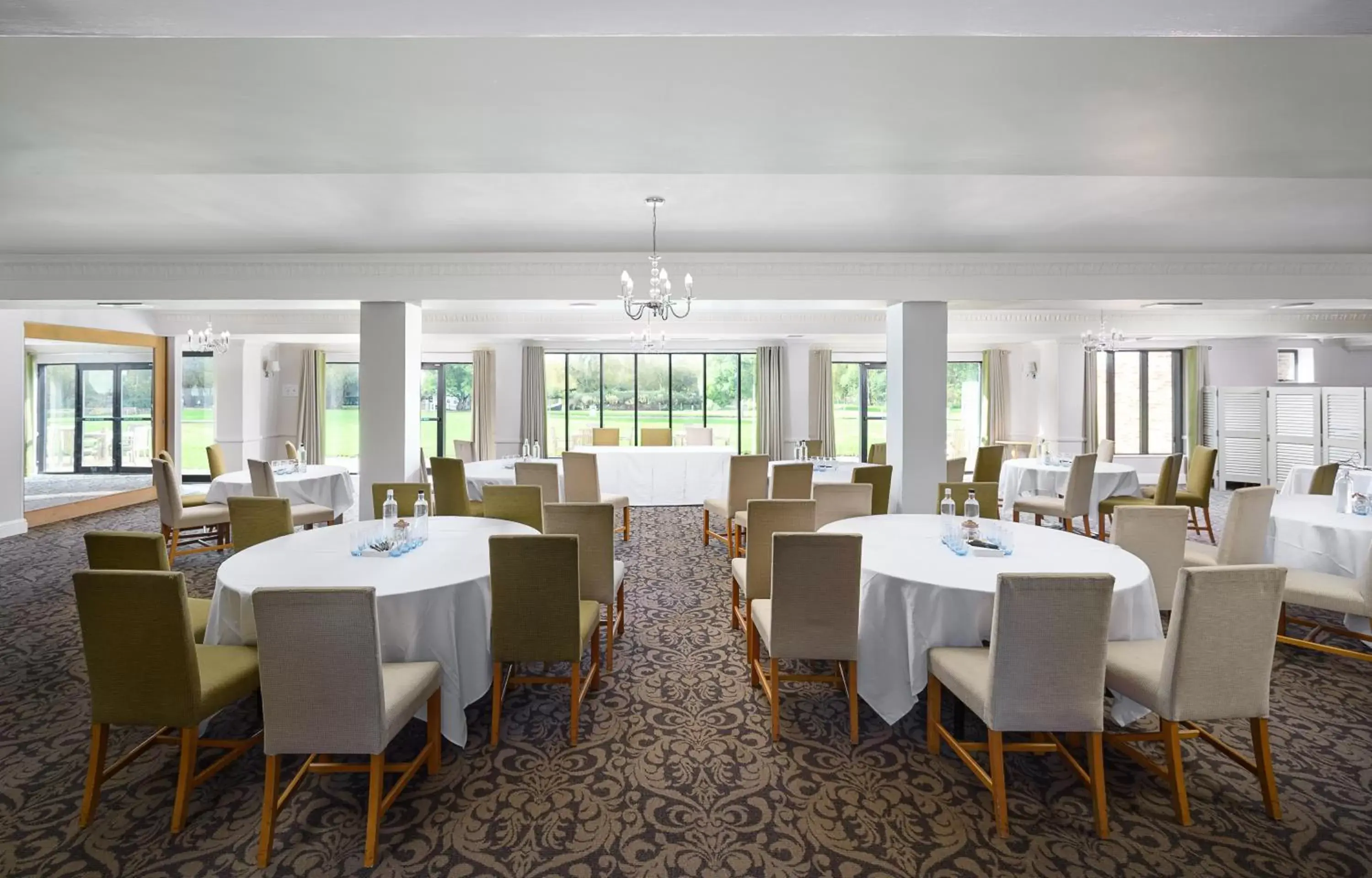 Meeting/conference room, Restaurant/Places to Eat in voco - Oxford Thames, an IHG Hotel