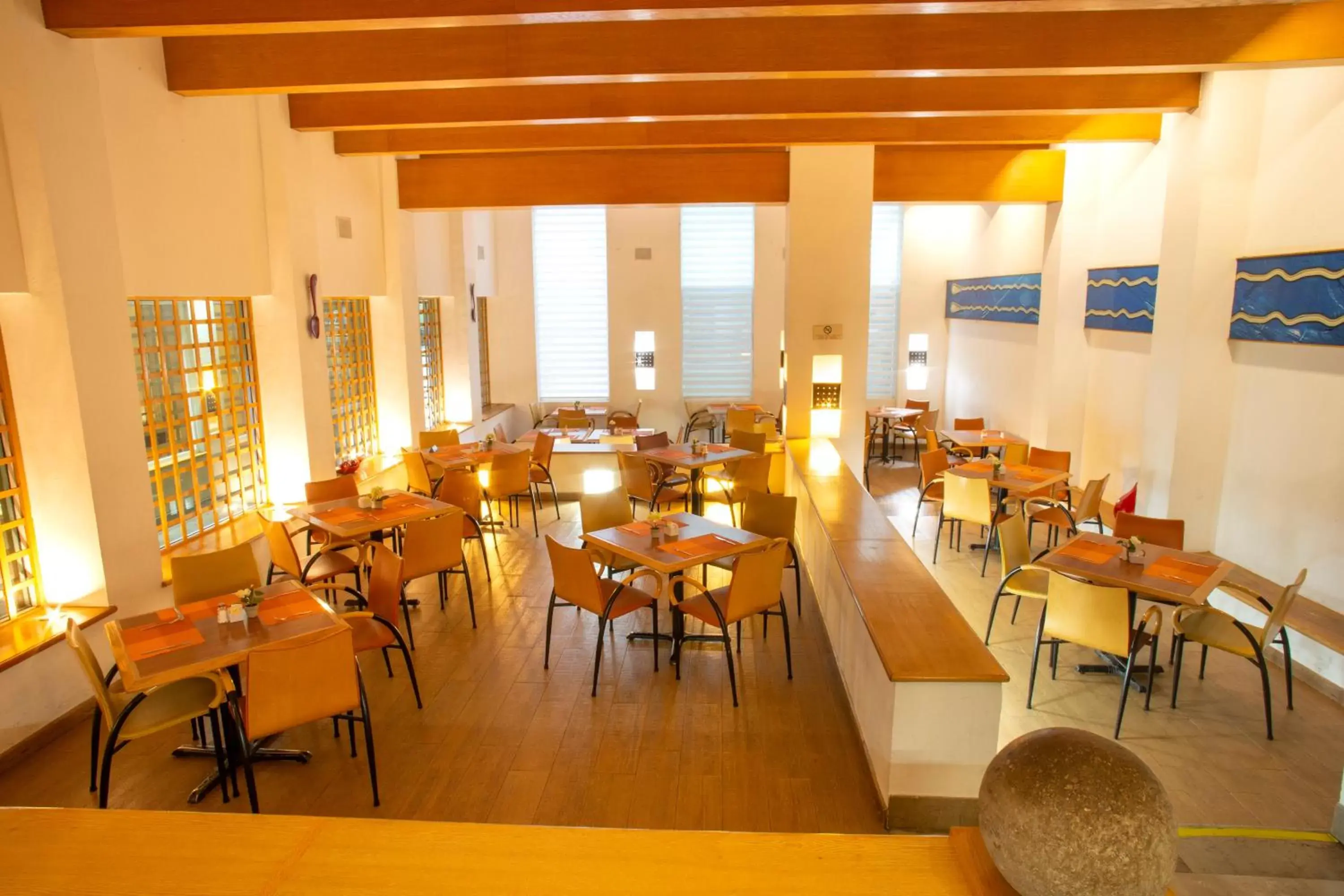 Staff, Restaurant/Places to Eat in Best Western PLUS Monterrey Colón