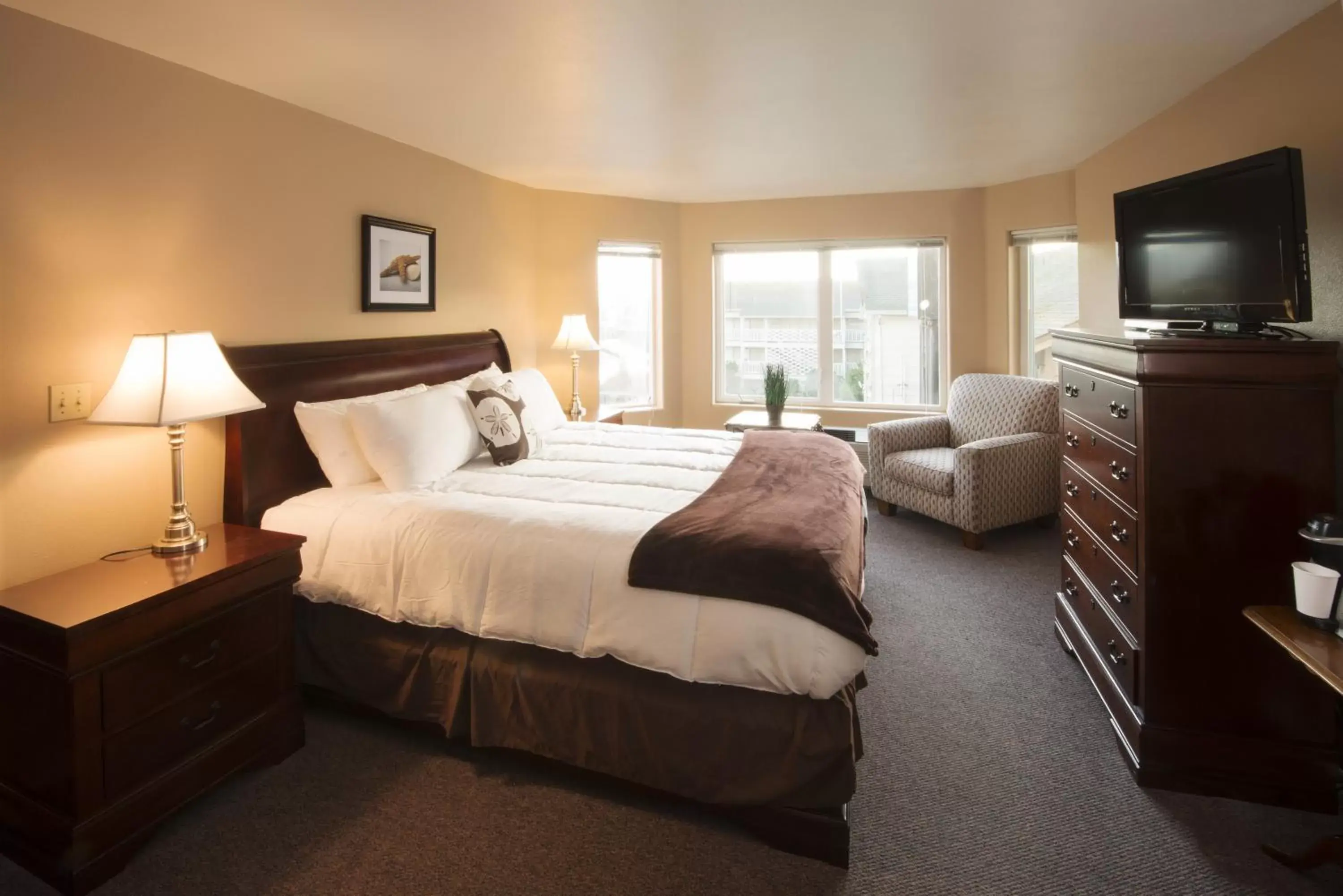 King Room with Partial Ocean View- non pet friendly  in The Seaside Oceanfront Inn