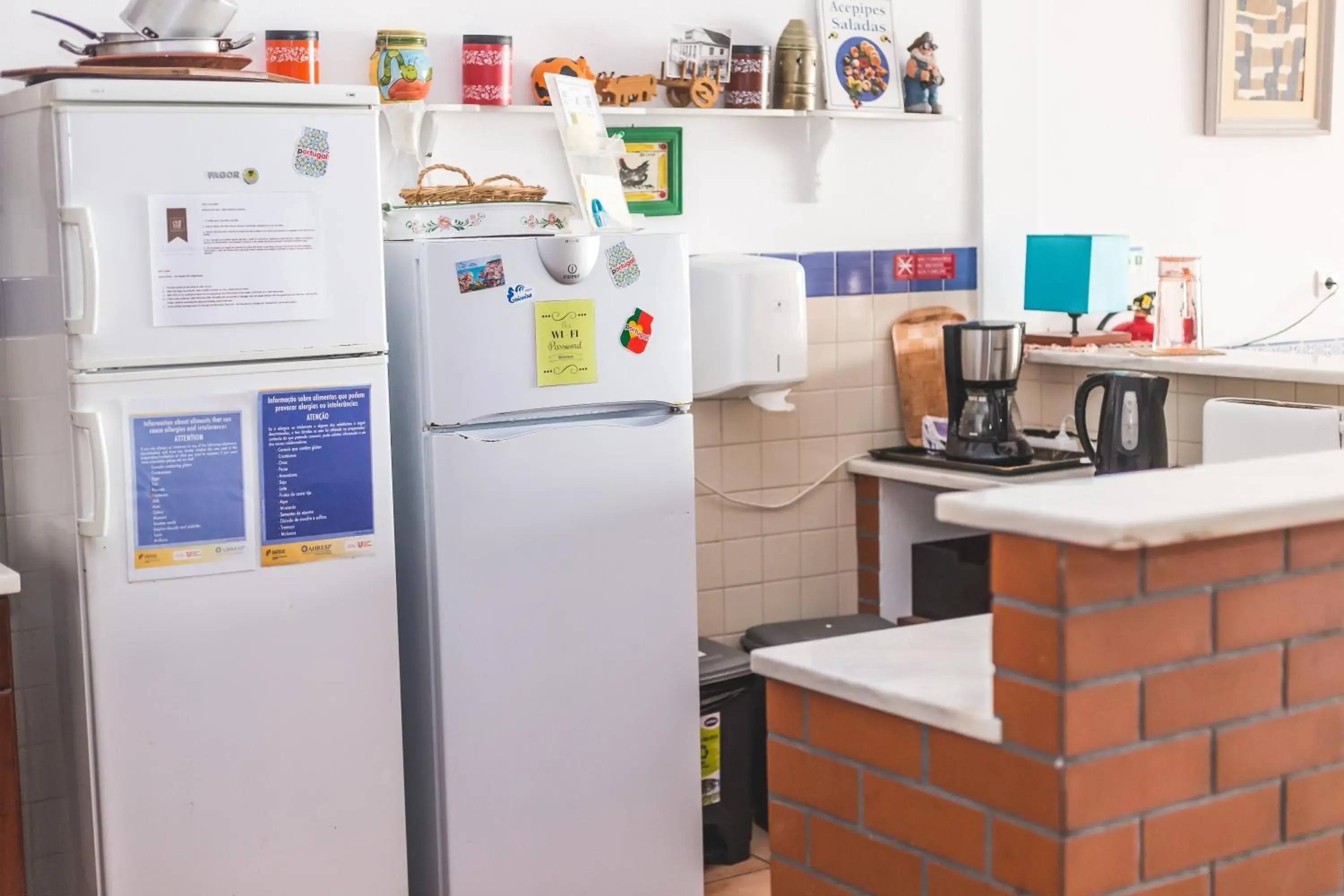 Communal kitchen in Ericeira Chill Hill Hostel & Private Rooms - Peach Garden Communal kitchen in Ericeira Chill Hill Hostel & Private Rooms - Peach Garden