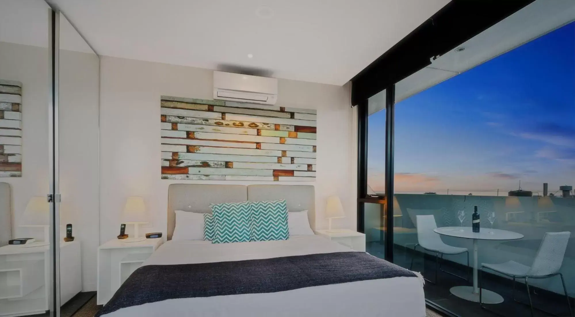 Balcony/Terrace, Bed in Quest Frankston on the Bay