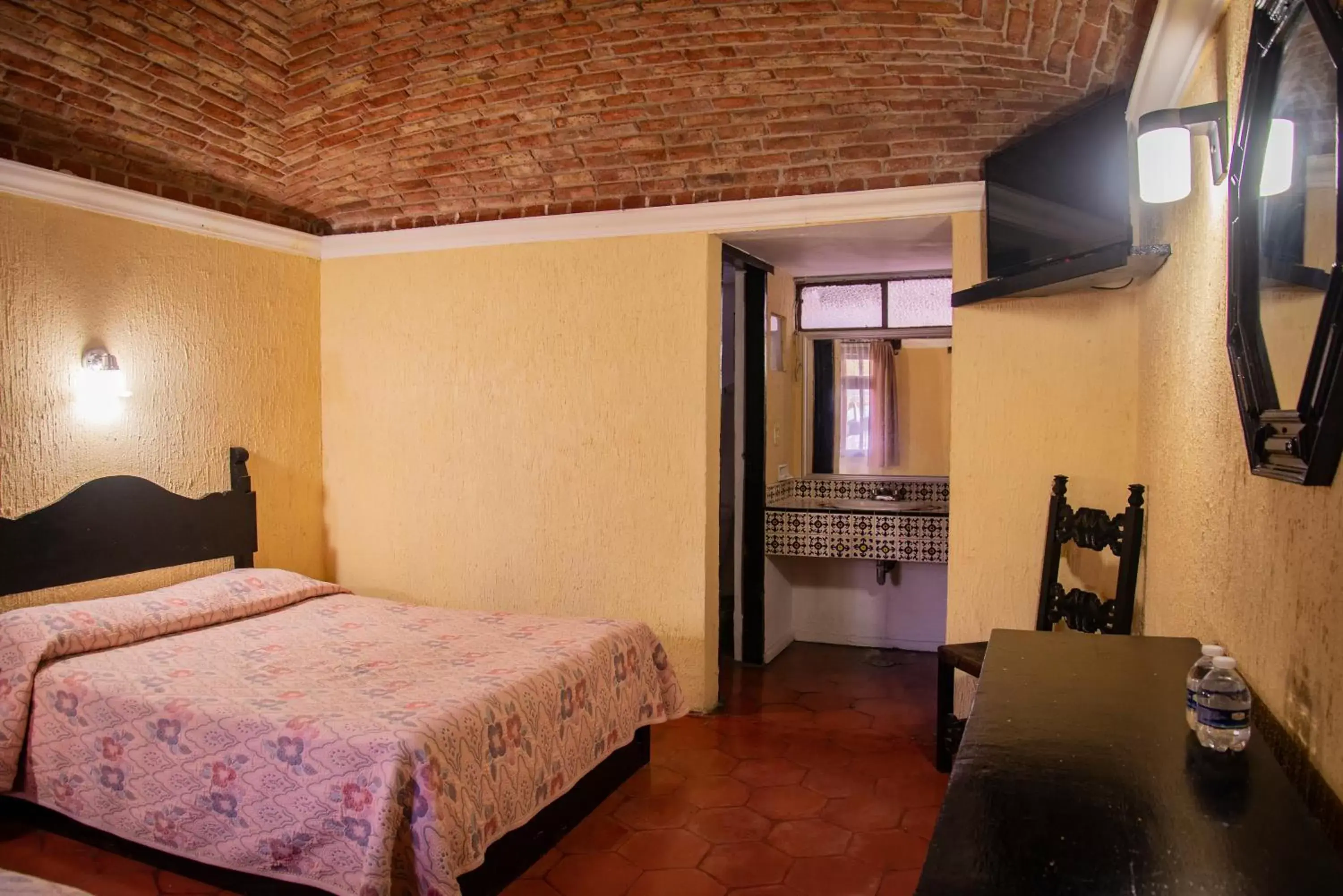 Photo of the whole room, Bed in Hotel Hacienda de Cobos