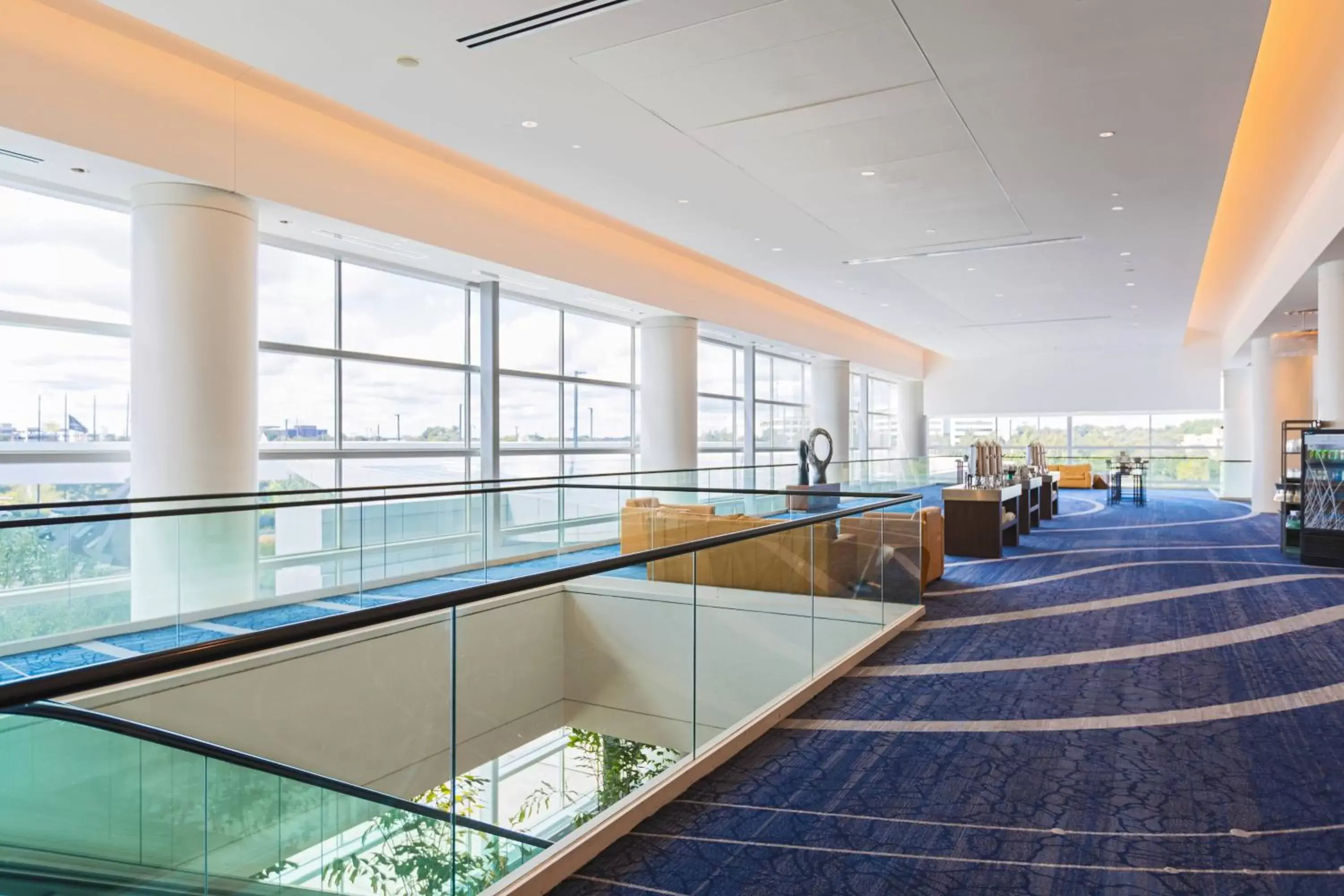 Meeting/conference room, Swimming Pool in Renaissance Schaumburg Convention Center Hotel