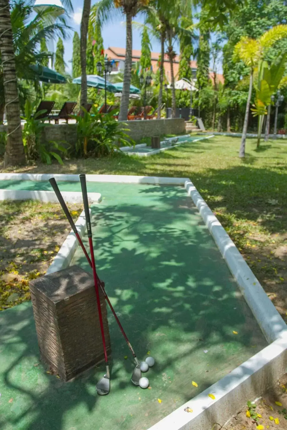 Minigolf in The Oriental Tropical Beach at VIP Resort