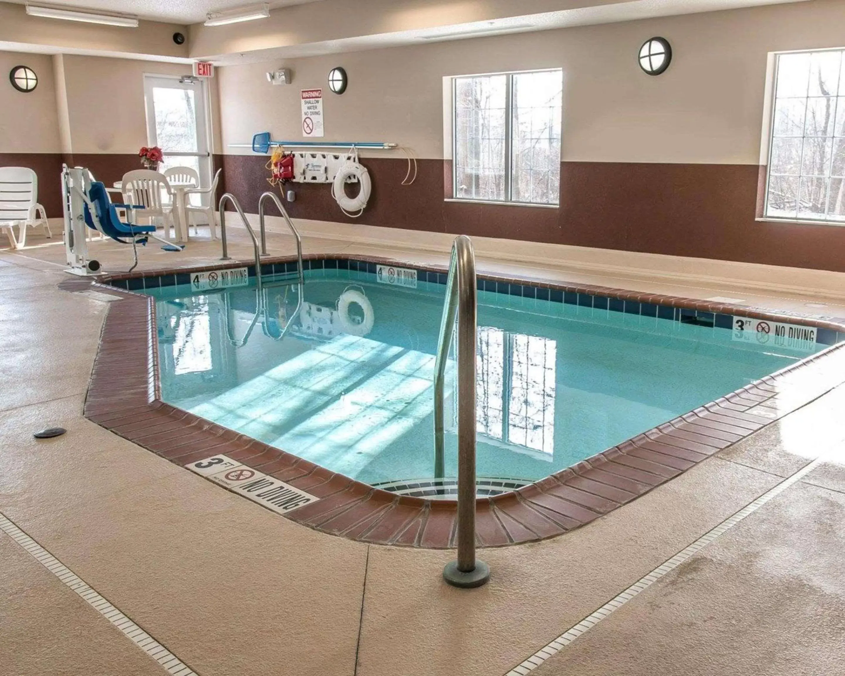 On site, Swimming Pool in Quality Inn Near Interstate I94