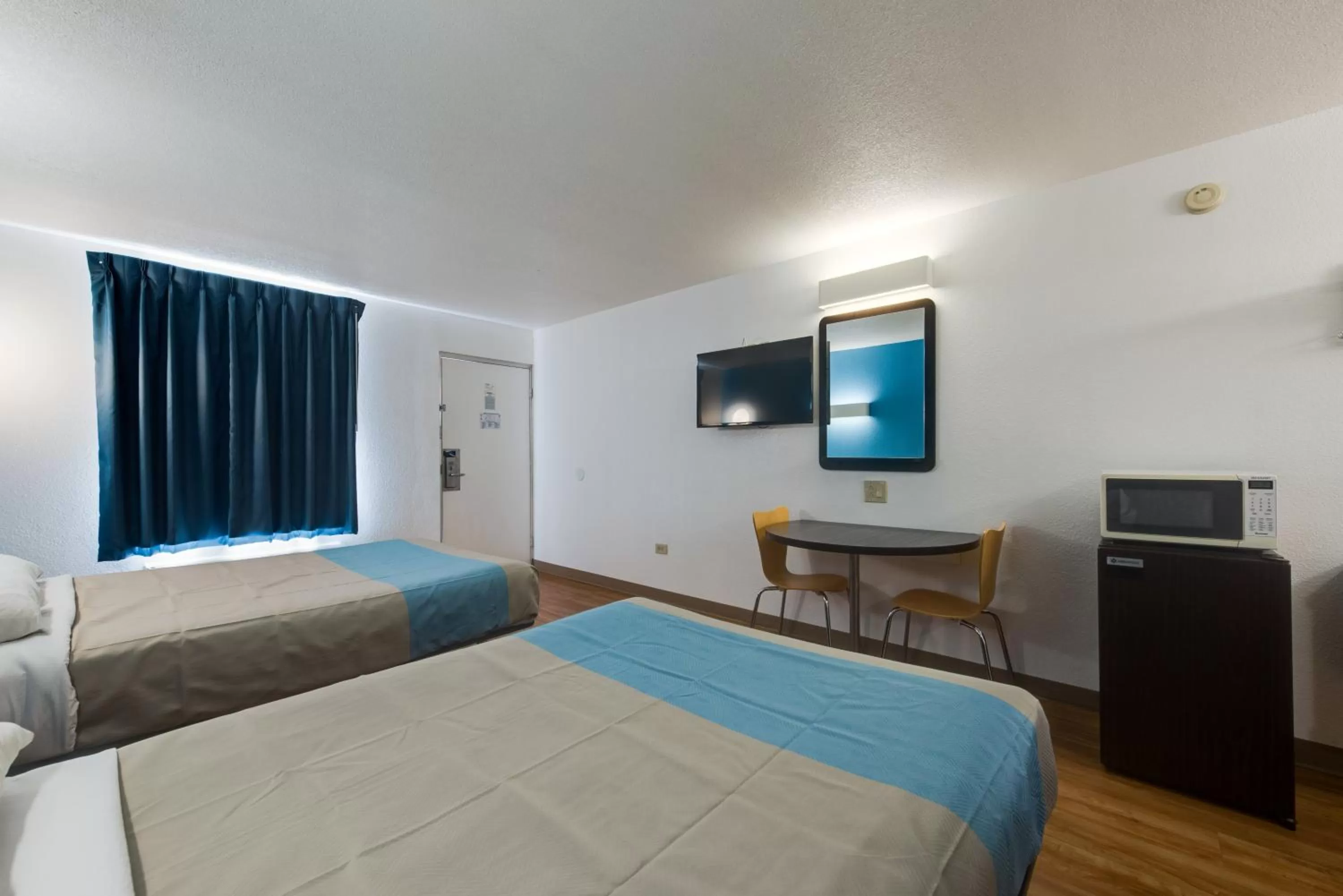 Bedroom, Bed in Motel 6-Kingston, TN