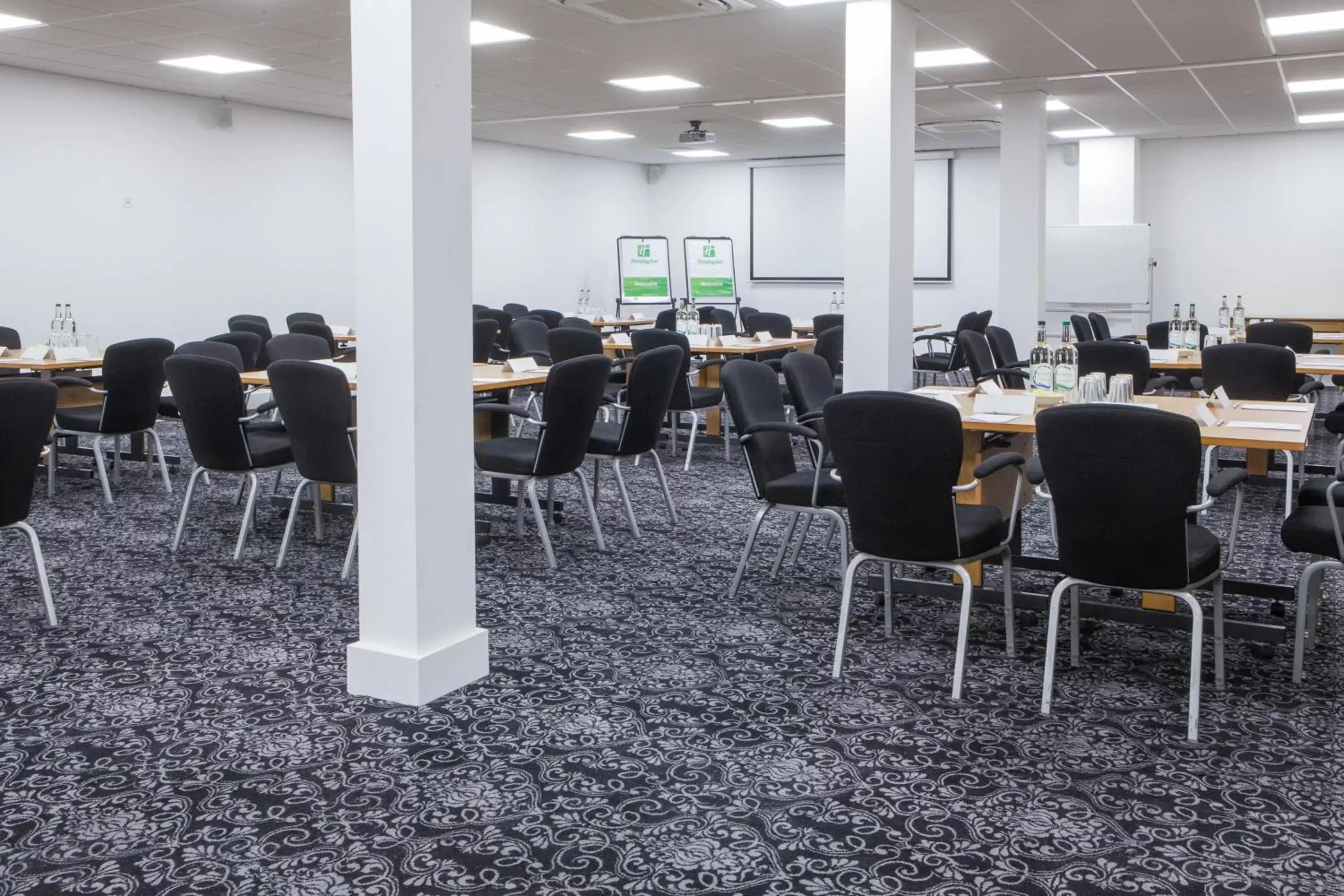Meeting/conference room in Holiday Inn Corby Kettering A43, an IHG Hotel
