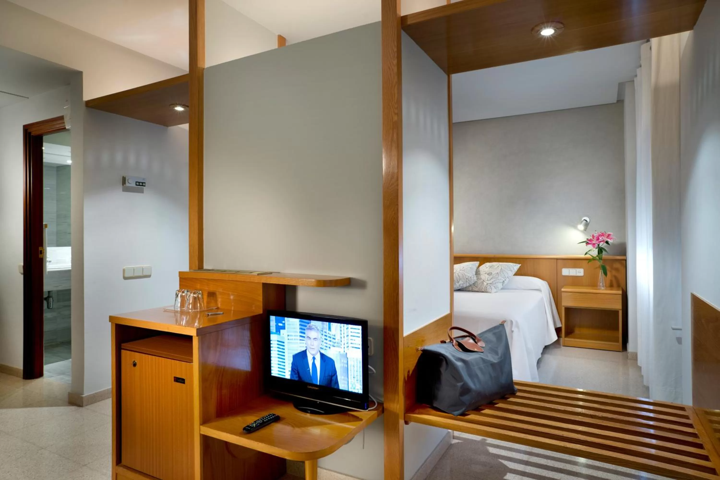 Bedroom, Bed in Hotel Restaurant Bon Retorn